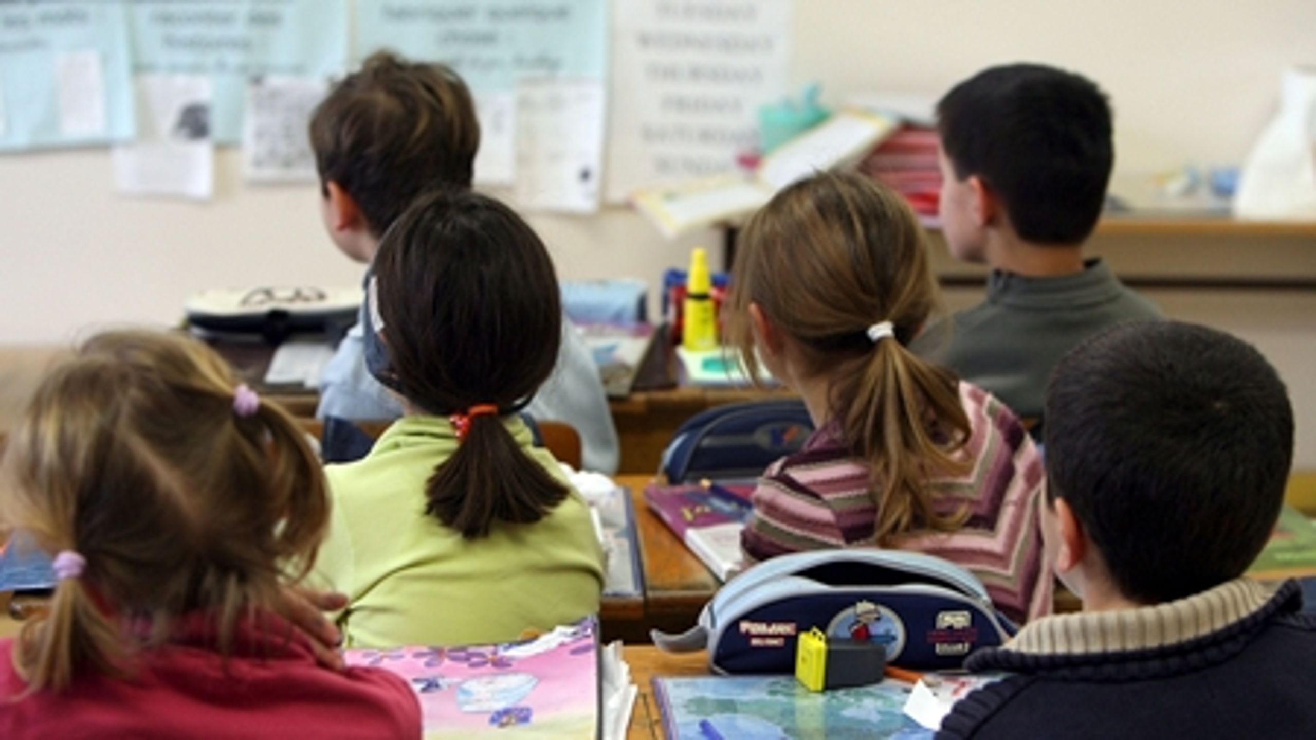 Forældre må maks. pålægges at betale 70 kroner per dag, når deres barn for eksempel er på lejrskole. Alle andre beløb skal være frivillige donationer, slår Bertel Haarder fast.