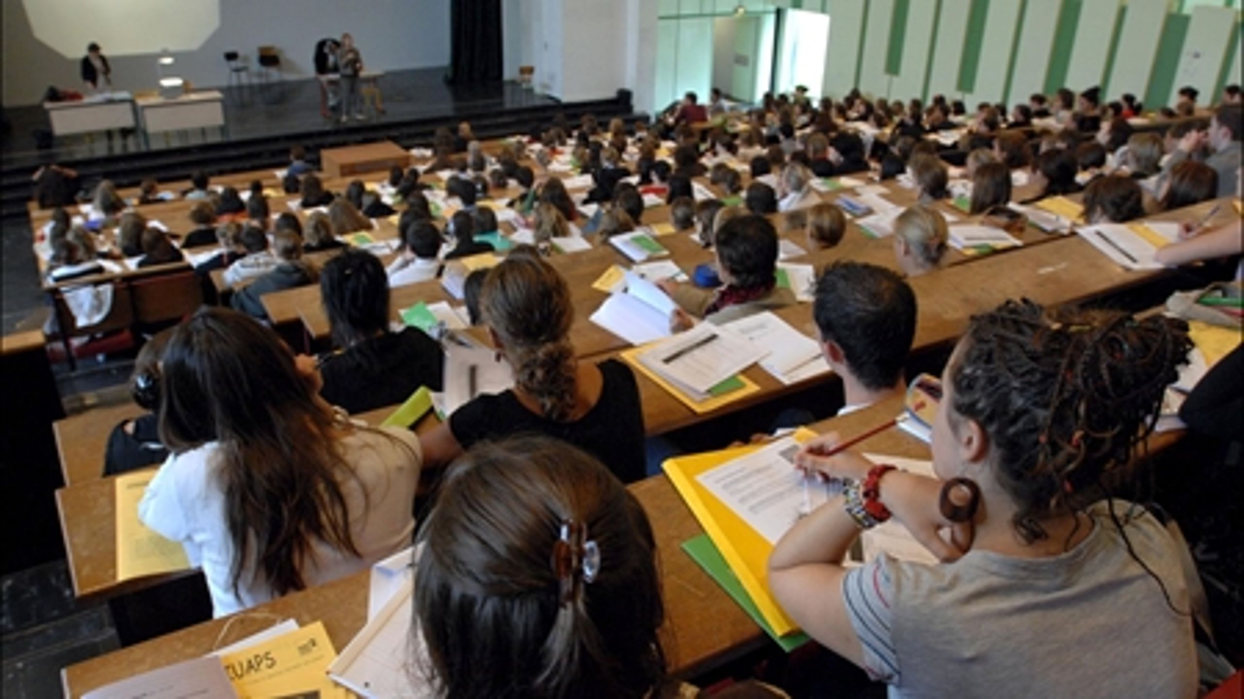 De studerende på landets universiteter vil før eller siden blive pålagt brugerbetaling, forudser rektor Lauritz B. Holm-Nielsen fra Aarhus Universitet. 
