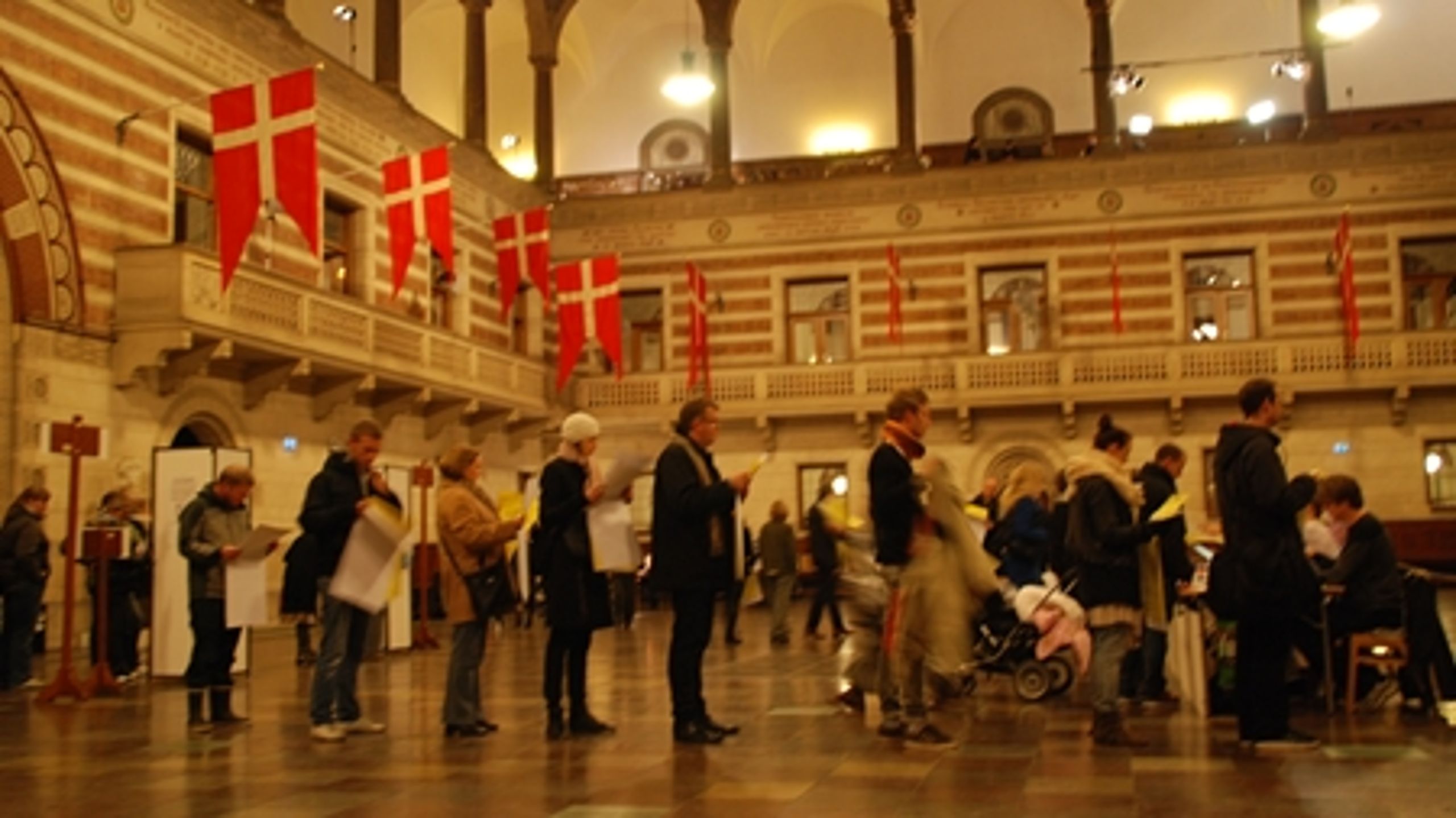 Hvis ikke pressen begynder at tage kvaliteten af meningsmålingerne seriøst, vil det for fremtiden få vælgerne til at grine højt, hver gang de hører ordet "prognose", mener Politikens nyhedschef, Anders Krab-Johansen.