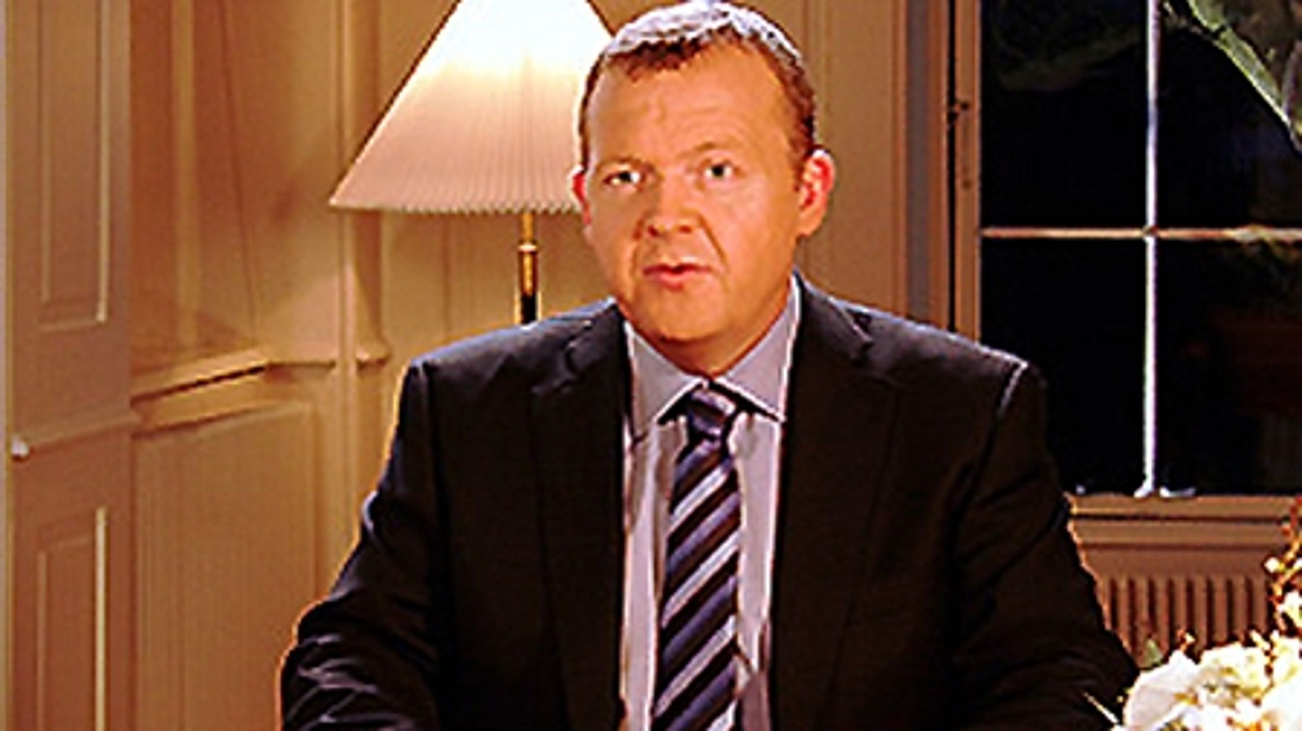 Lars Løkke Rasmussens første nytårstale som statsminister: "Der skal være vilje til at få det udenlandske til at sætte danske blomster. Det skal være slut med parallelsamfund. For så går sammenhængskraften fløjten."