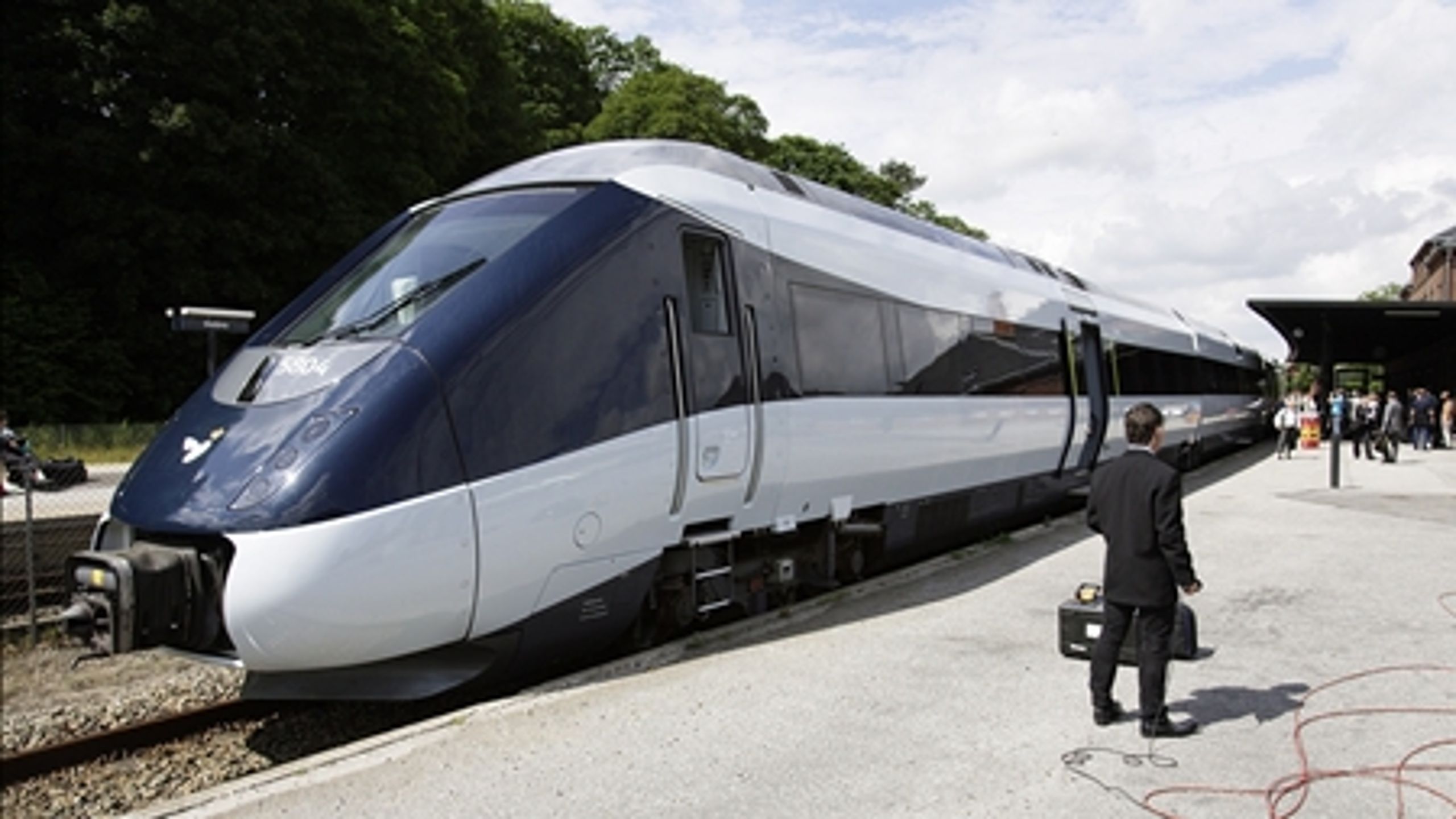 At DSB har valgt at flytte færdiggørelsen af IC4-togenes it-systemer tilbage til AnsaldoBreda har kostet 60 arbejdspladser i Østjylland, mener Per Clausen (EL). 