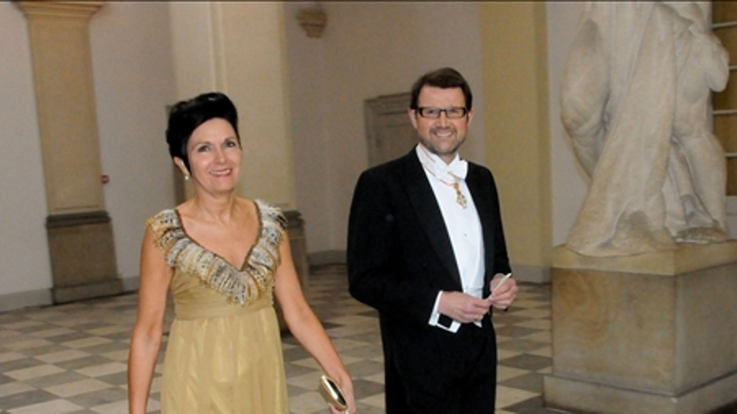 Helge Sander i galla med sin kone Ingelis.   