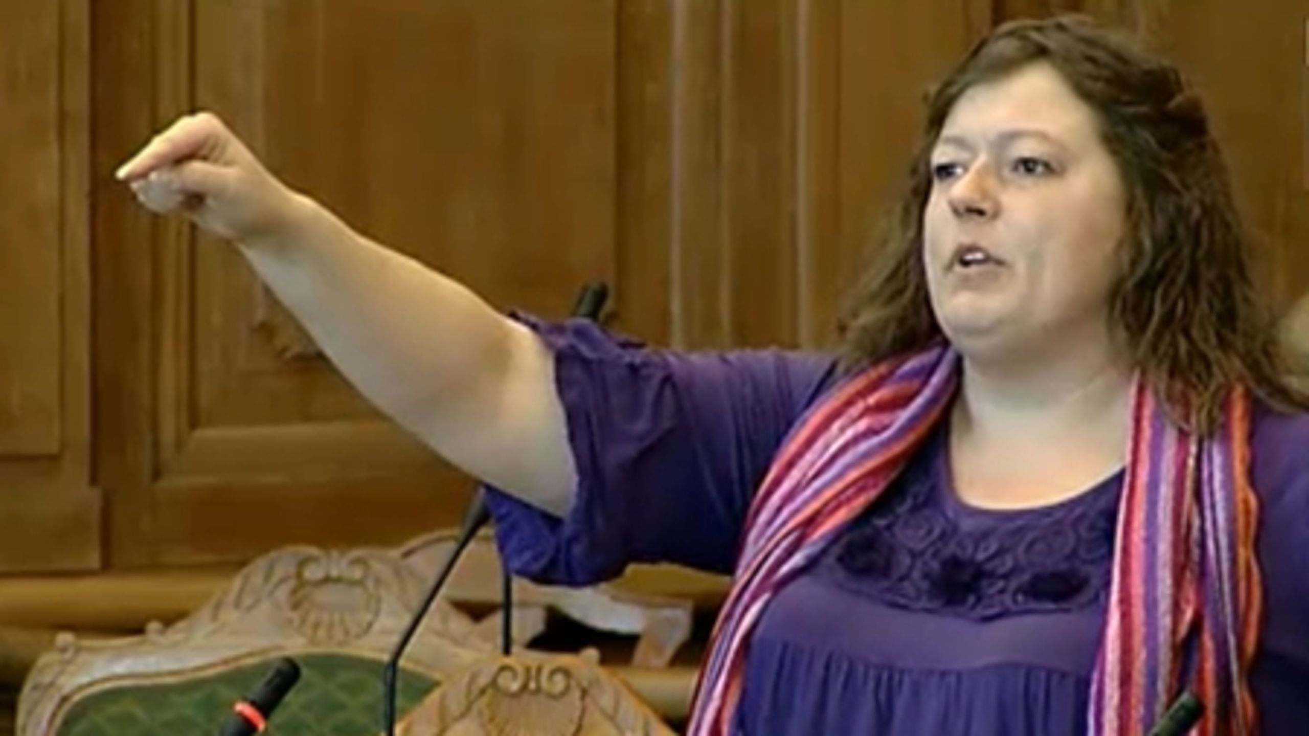 Onsdagsspørgetiden har været så tidskrævende, at man har måttet udskyde behandlingen af dagsordenssatte beslutningsforslag til en anden mødedag. Det overgik socialdemokraten Mette Gjerskov her. Nu dropper Folketinget helt at have lovbehandling efter spørgetiden.