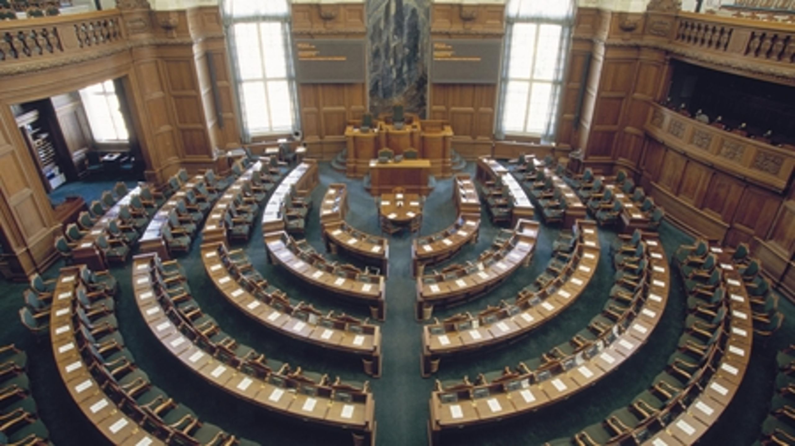 Næsten alle nye ministre fra forrige uges ministerrokade står til ny- eller genvalg. Kun videnskabsminister Charlotte Sahl-Madsen (K) er endnu ikke opstillet til Folketinget.