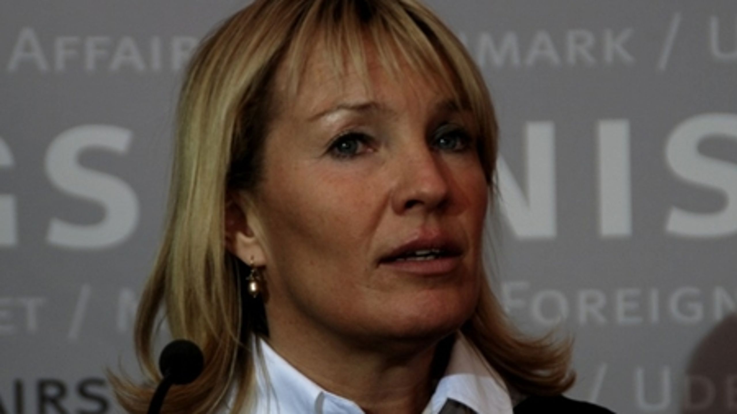 Udenrigsminister Lene Espersen (K) var p&aring; skiferie i Norge, ugen f&oslash;r hun blev udn&aelig;vnt til udenrigsminister. Men hun glemte at f&aring; tilladelse af Dronningen til at rejse ud af landet.