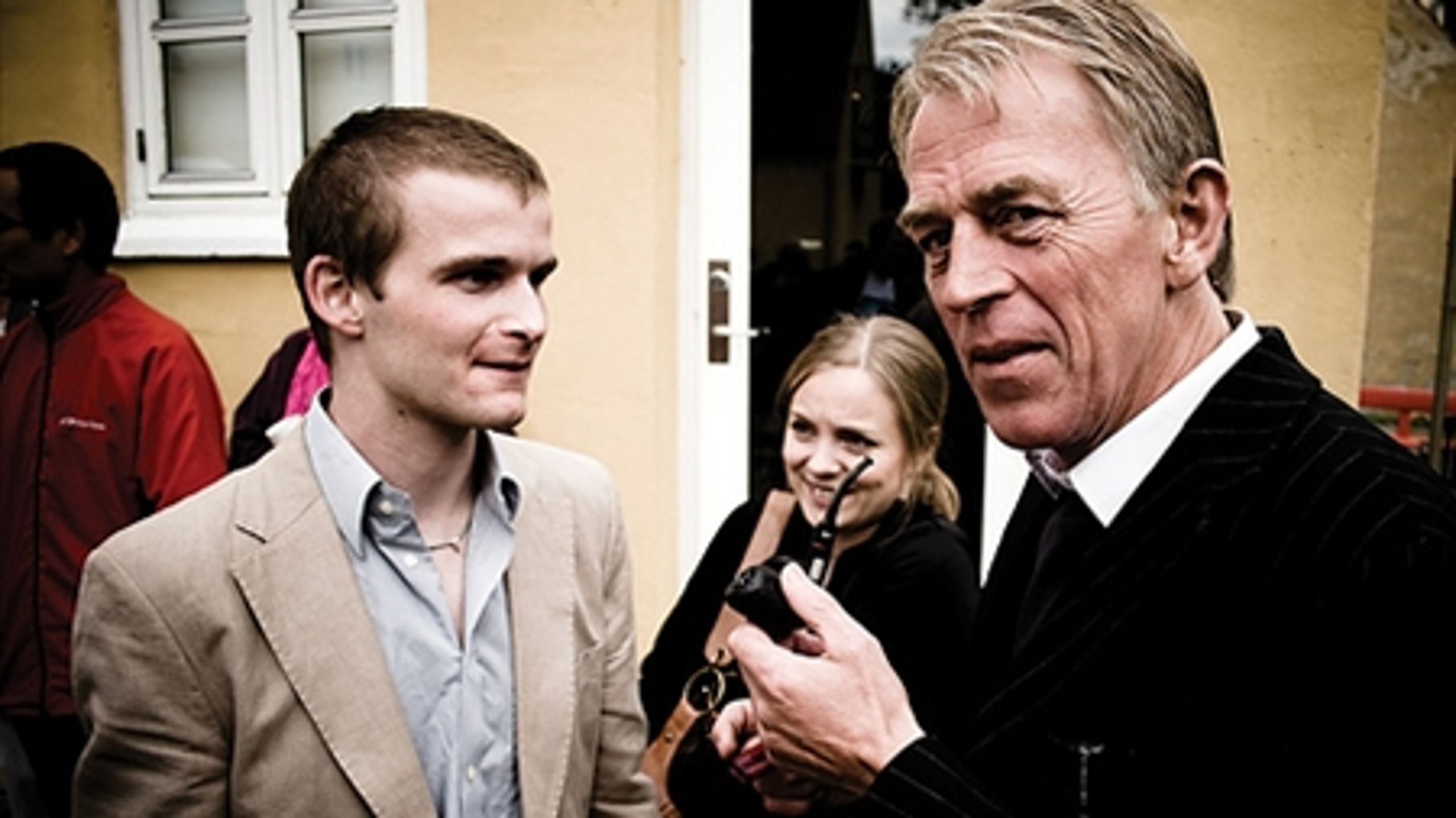 Villy Søvndal og Thor Möger Pedersen afviser begge, at SF's nye kurs er udtryk for en højredrejning. Eksperter er uenige.