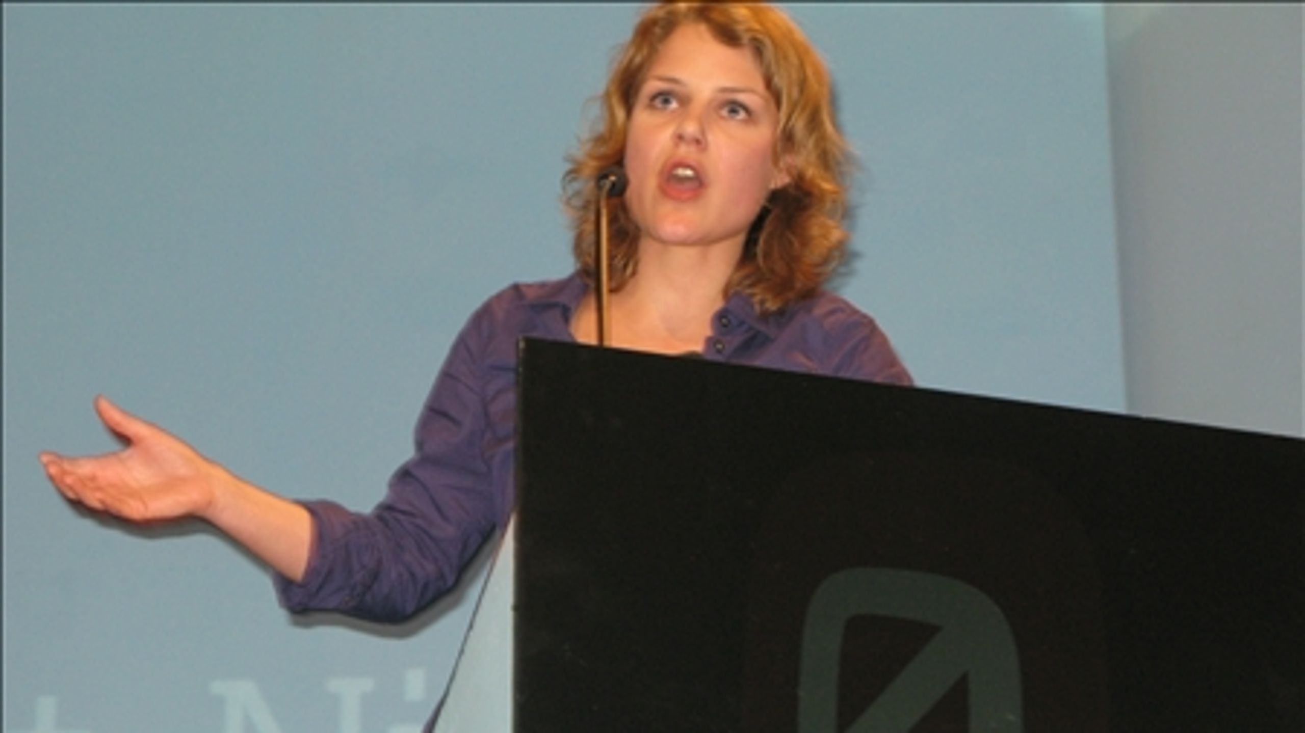 Johanne Schmidt-Nielsen fortsætter som Enhedslistens spidskandidat til Folketinget efter urafstemningen på partiets årsmøde i weekenden.