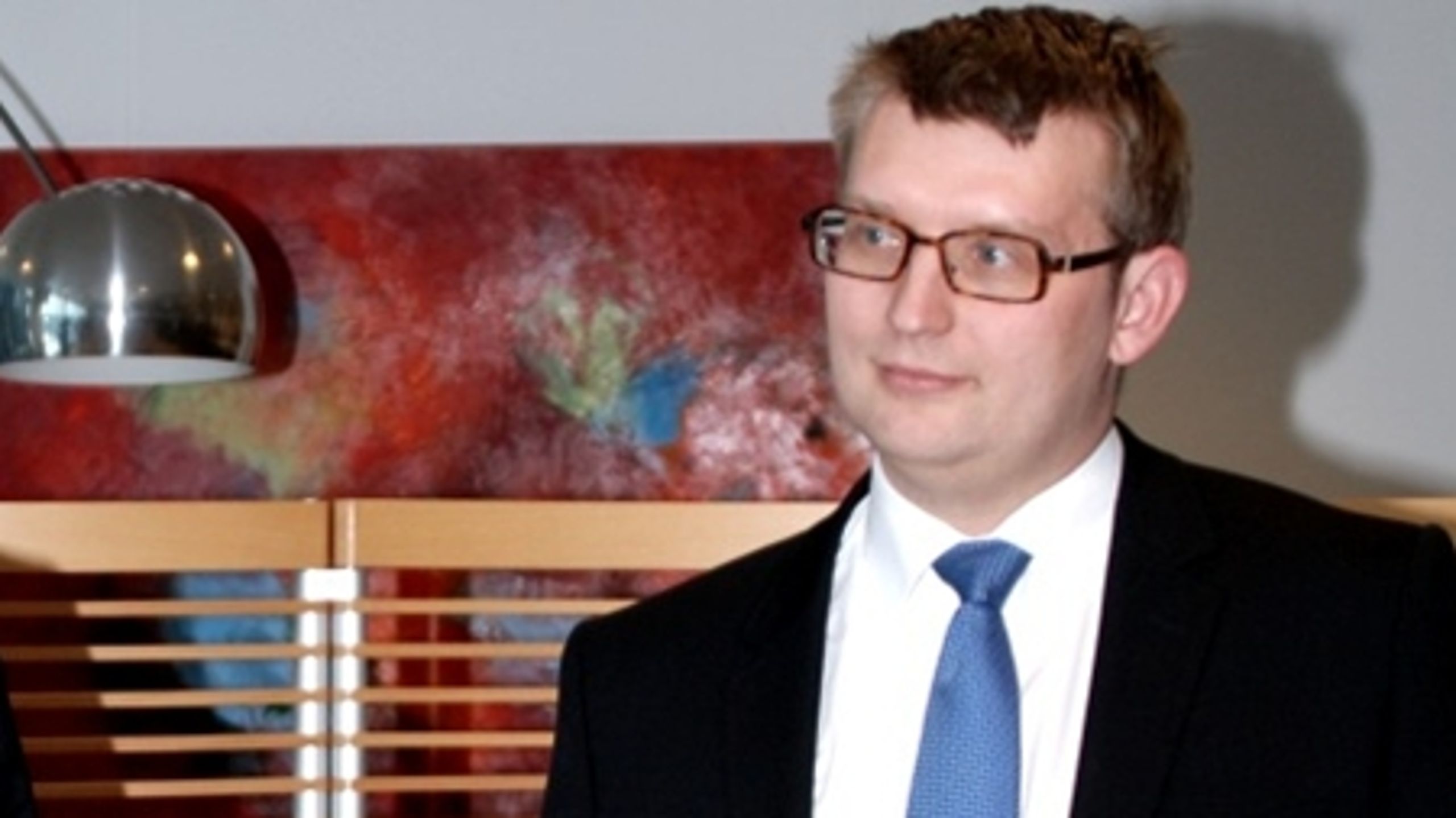 Regeringen har sendt en række lovforslag i høring i kølvandet på genopretningsplanen. Men organisationerne har kun fået fire arbejdsdage til at udfærdige et svar.