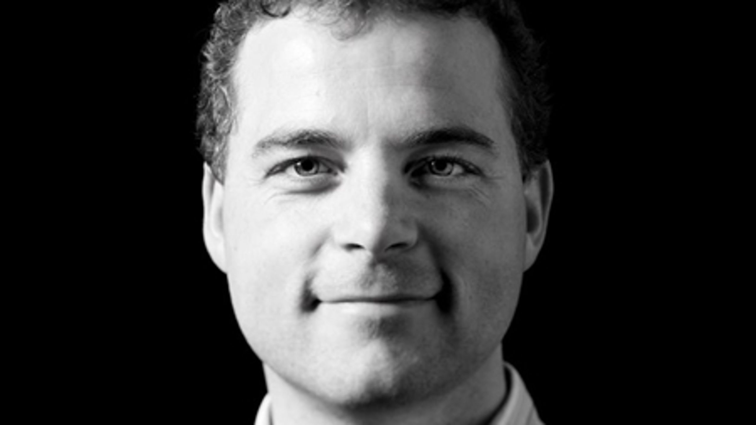 Morten Østergaard (R) afviser kritikken af boligforliget fra S og SF. Aftalen kalder han "et historisk renoveringsløft".