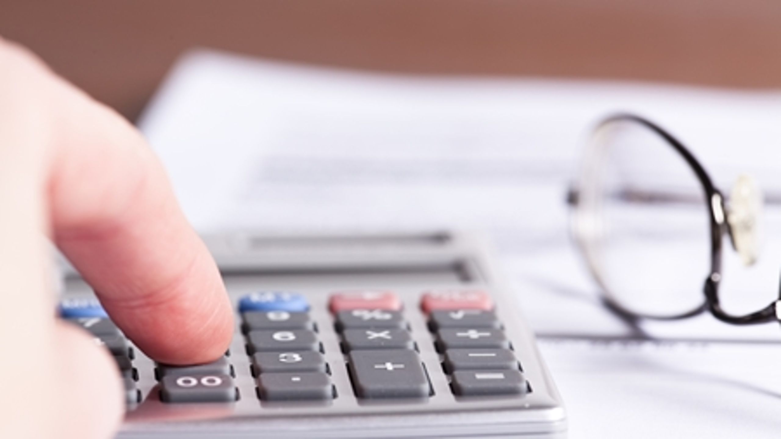 Regeringen ville egentlig have lagt et loft over, hvor meget af kontingentet til arbejdsgiverforeningerne en virksom kan trække fra i skat. Men lovforslaget er nu blevet skrinlagt.