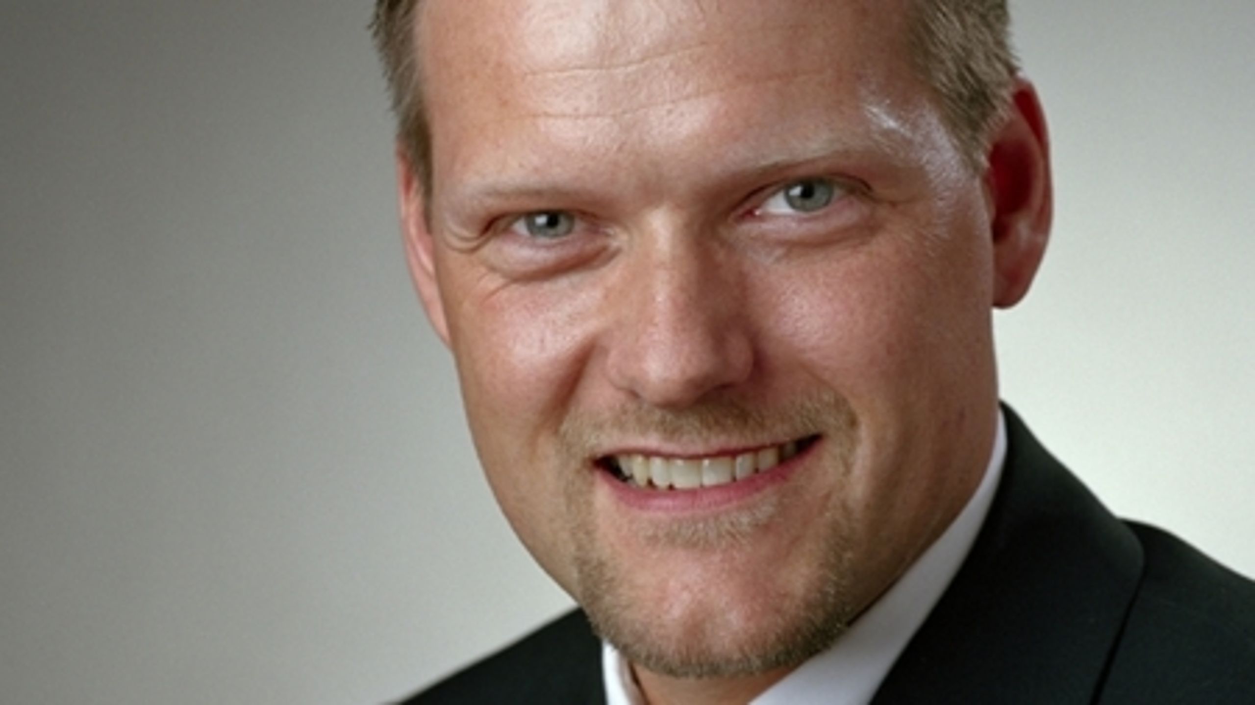 Dansk Folkeparti er vendt på en tallerken i forhold til GMO: Tidligere skulle Danmark ifølge partiet være helt GMO-fri, nu åbner fødevareordfører René Christensen op for, at der skal være plads til både økologi, GM-afgrøder samt konventionel produktion på danske marker. 