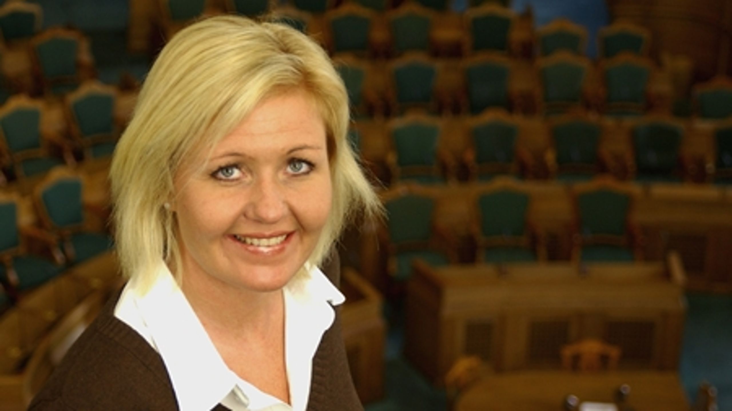 "Selvfølgelig er Carina Christensen ikke lige så brutal og drillende i stilen som flere af ordførerkollegaerne, men derimod har hun måske en mere afdæmpet og troværdig stil, som matcher fint med, at partiet er i gang med en grundlæggende imageopbygning," skriver Rasmus Jønsson.