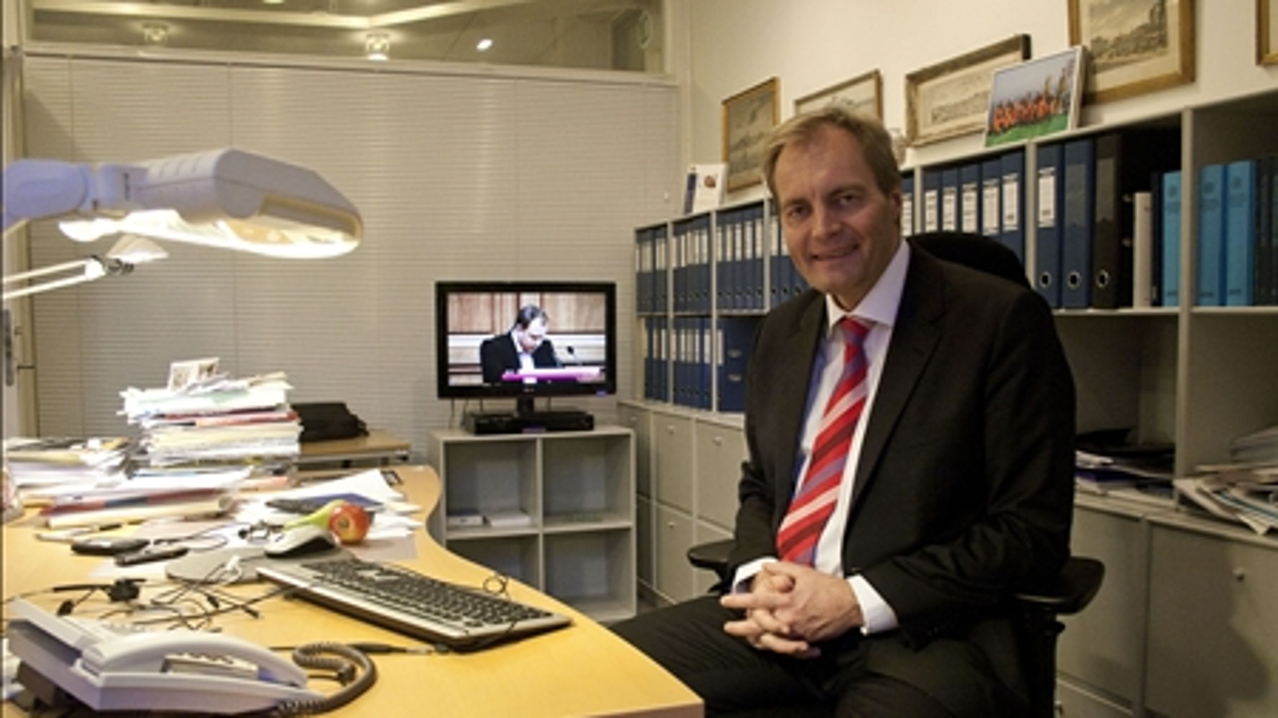 "Højesteret opfattes nogle steder som en lukket klub, og det er da værd at overveje, om man skal have et helt uafhængigt nævn, der udpeger de nye højesteretsdommere," siger Retsudvalgets formand Peter Skaarup.