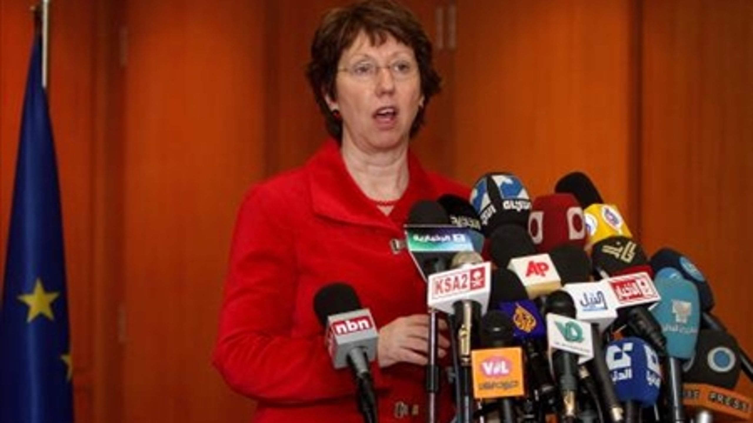 Medlemstaterne ønsker ikke at afgive suverænitet på de udenrigspolitiske områder, hvilket gør EU's udenrigsminister Catherine Ashtons opgave noget vanskelig.