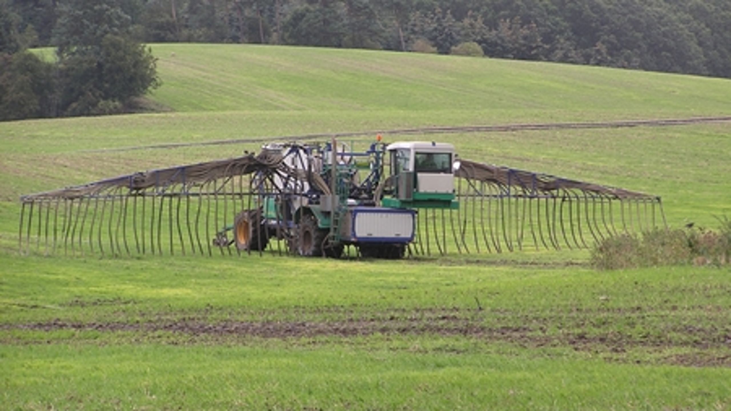 Fødevareminister Henrik Høegh (V) vil sikre bedre muligheder for støtte til biogasanlæg.