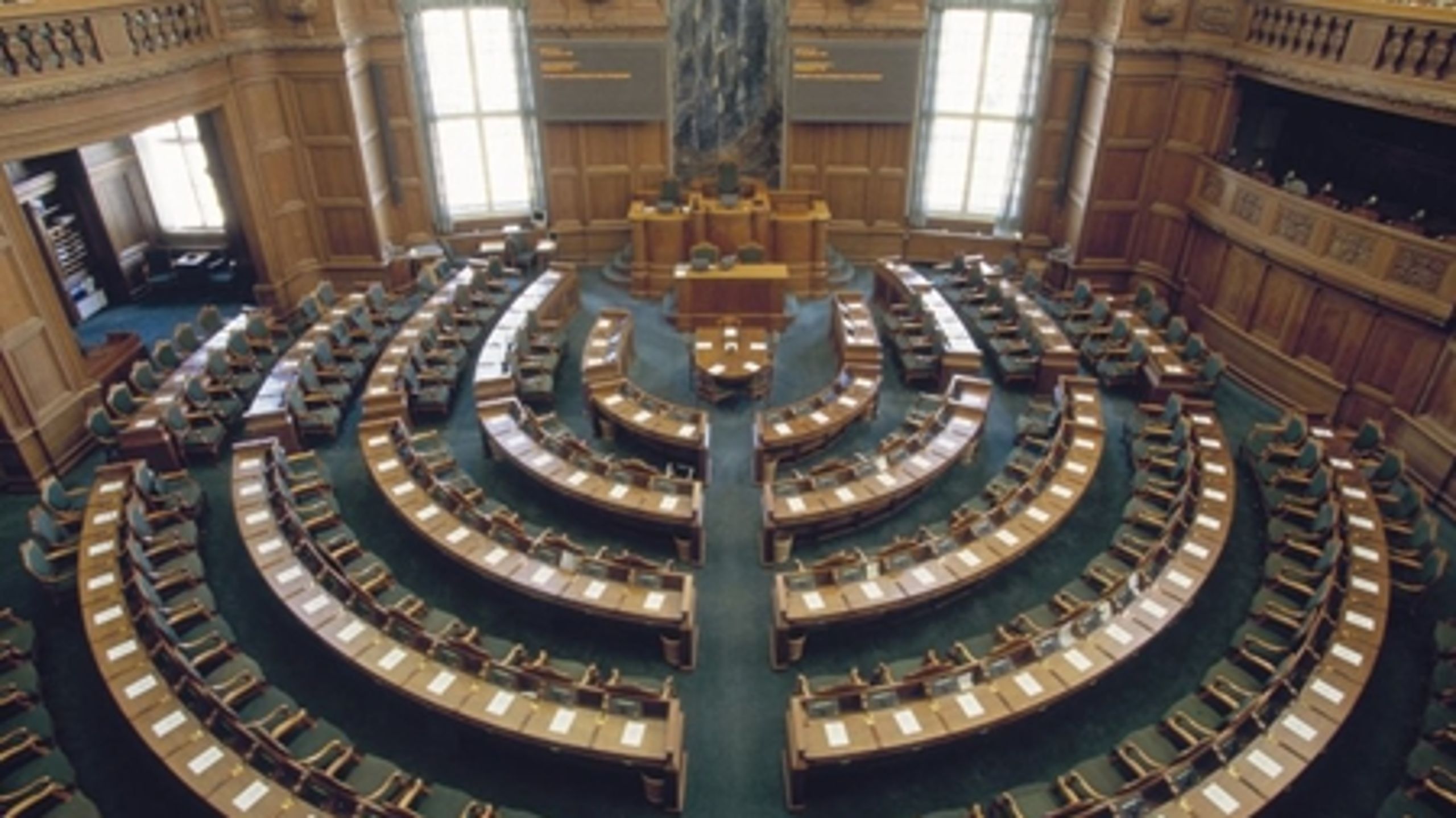 Liberal Alliance er på vej nedad i meningsmålingerne. Det koster nu kuglestøderen Joachim B. Olsen den ellers ventede plads i Folketinget.