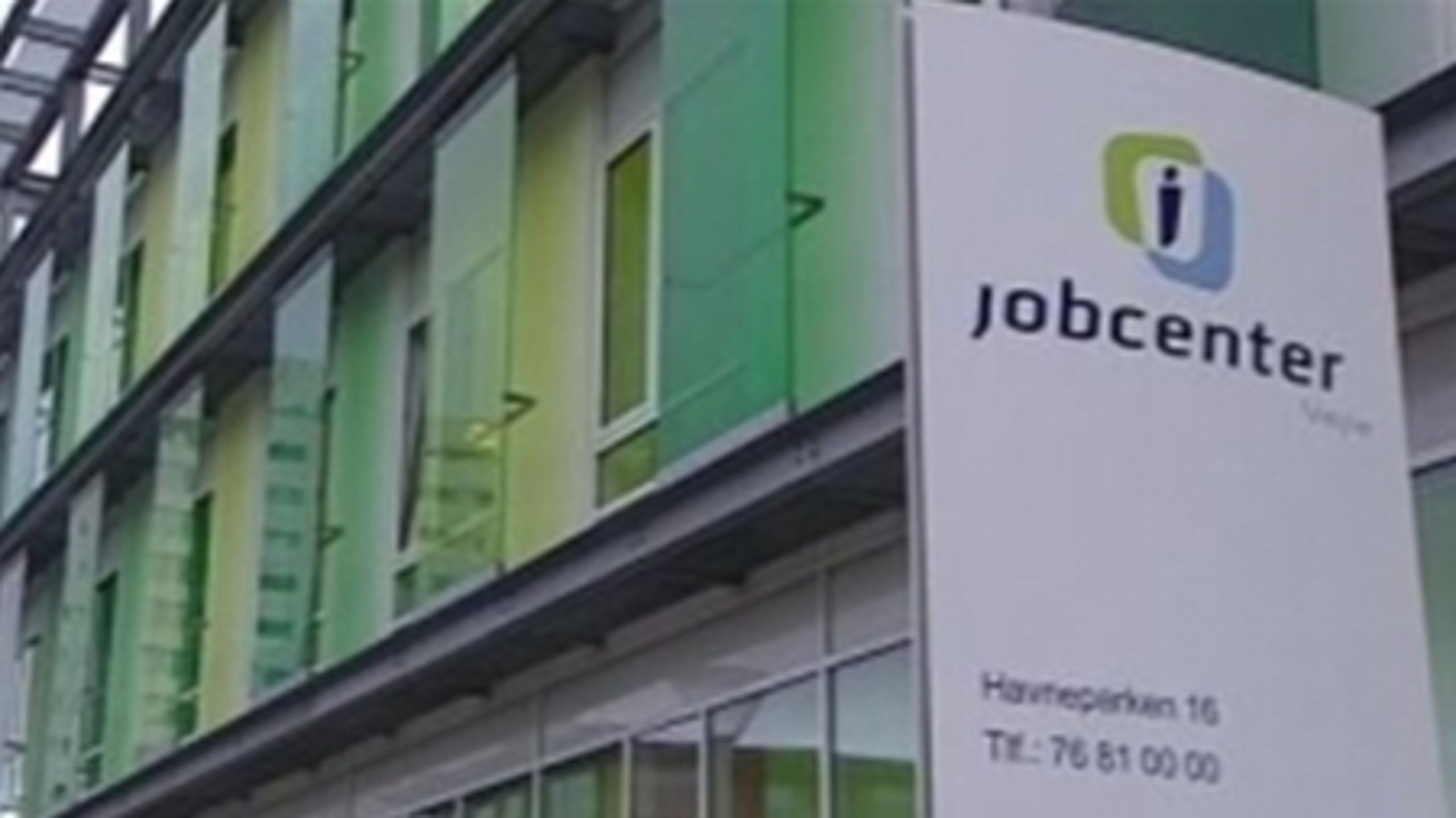For mange er en tur på Jobcentret ensbetydende med en markant lavere indtægt. Derfor tegner mange danskere en lønforsikring.