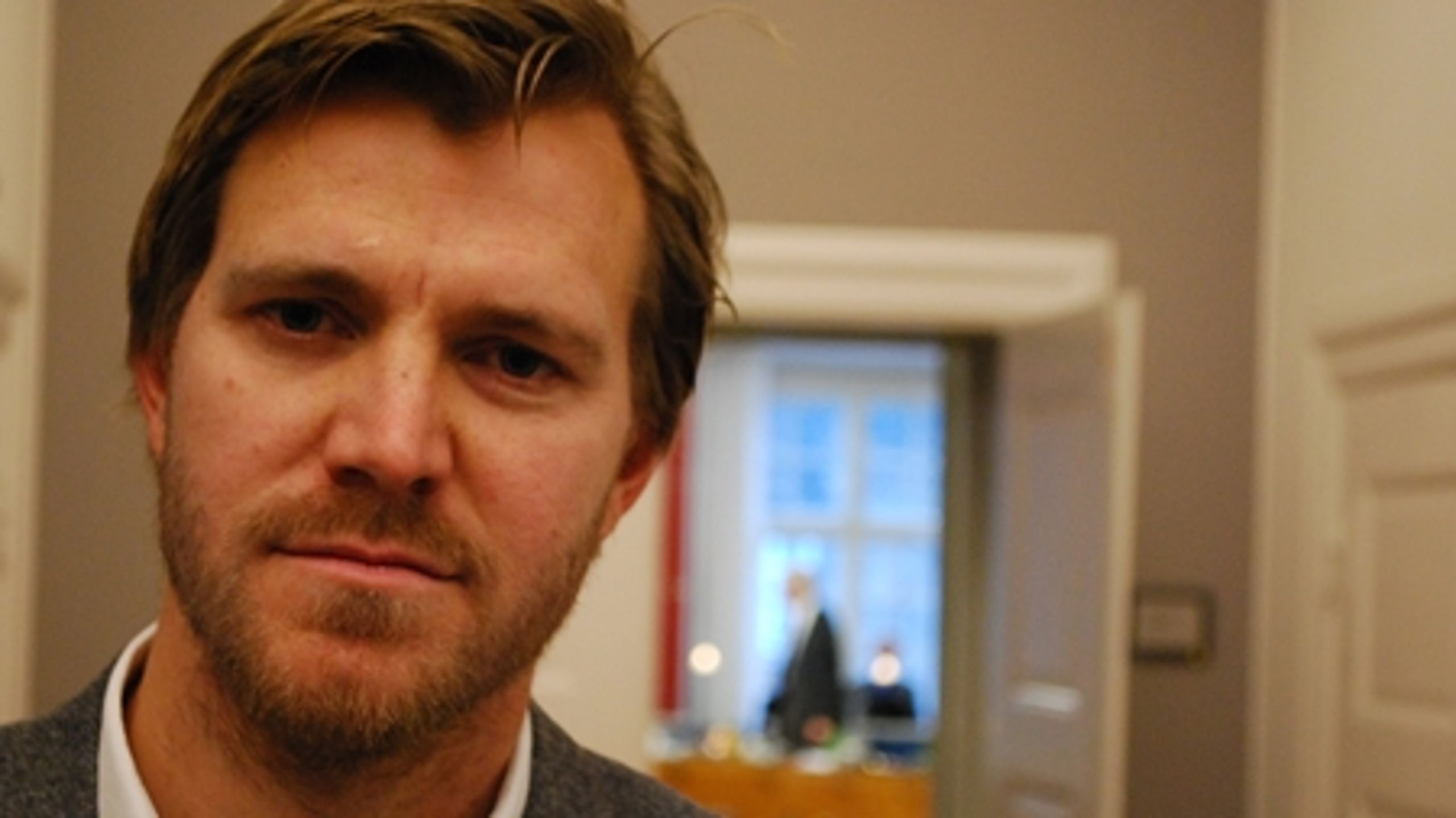 Statsministeriets pressechef Mikael Børsting er en af de vigtigste spindoktorer på Borgen. "Særlige rådgivere", pressechefer og spindoktorer har stor betydning for valgets udfald, men der er afgørende forskel på deres kvalifikationer. 