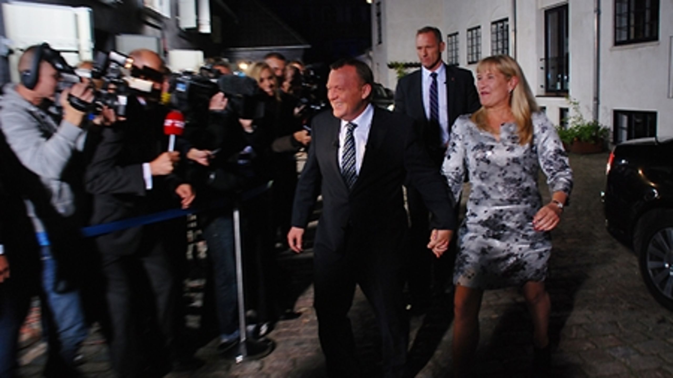 Sólrun og Lars Løkke Rasmussen ankommer til Venstres valgfest. Løkke fik valgets største personlige stemmetal.