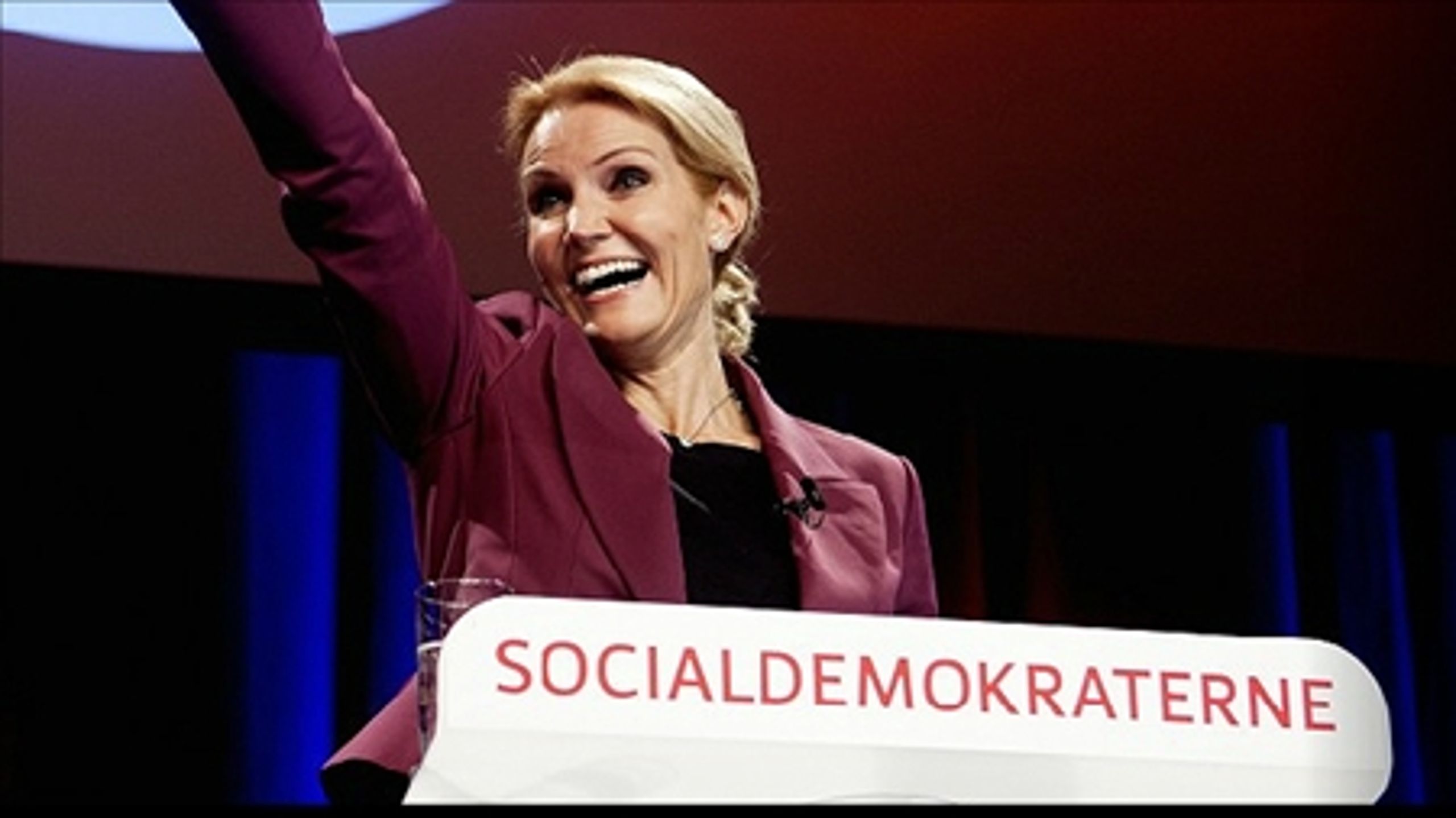 Cand.scient.pol. Helle Thorning-Schmidt ønsker lige mange mænd og kvinder i sin regering. Men der er ingen planer om erhvervsmæssig kvotering.