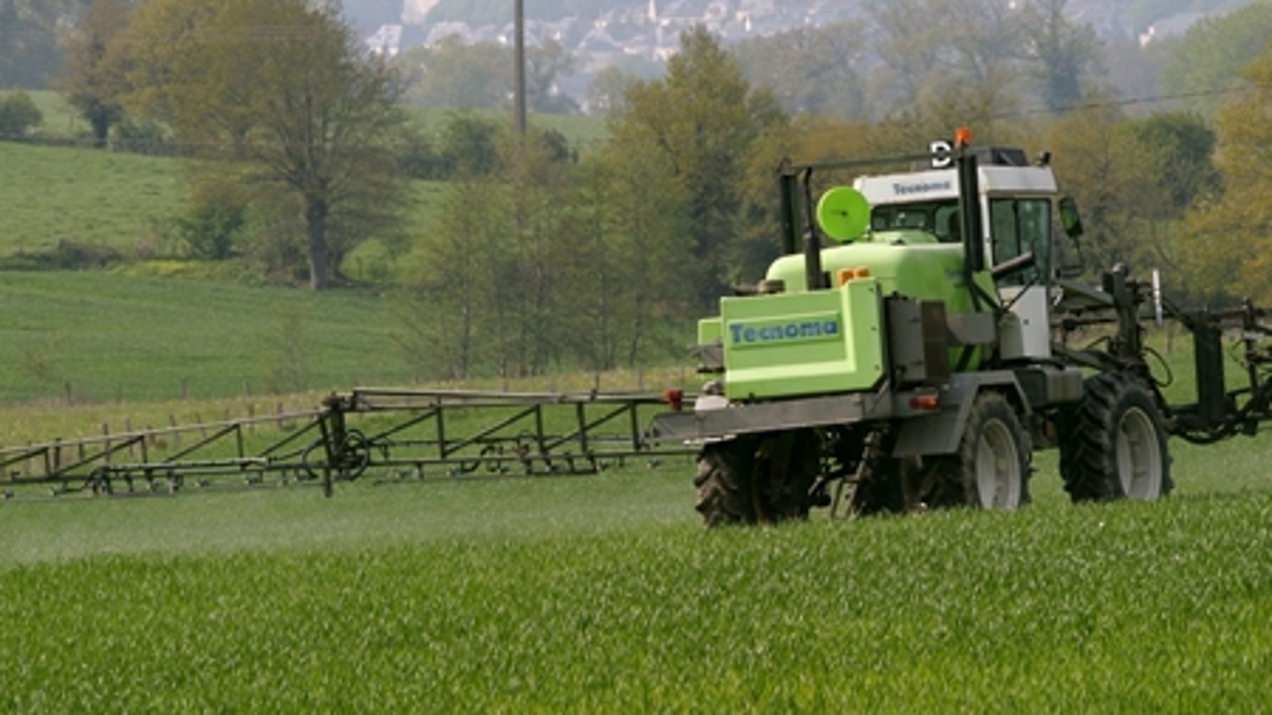 Regeringen vil afvente Natur- og landbrugskommissionen, før klimaloven kan forhandles på plads.