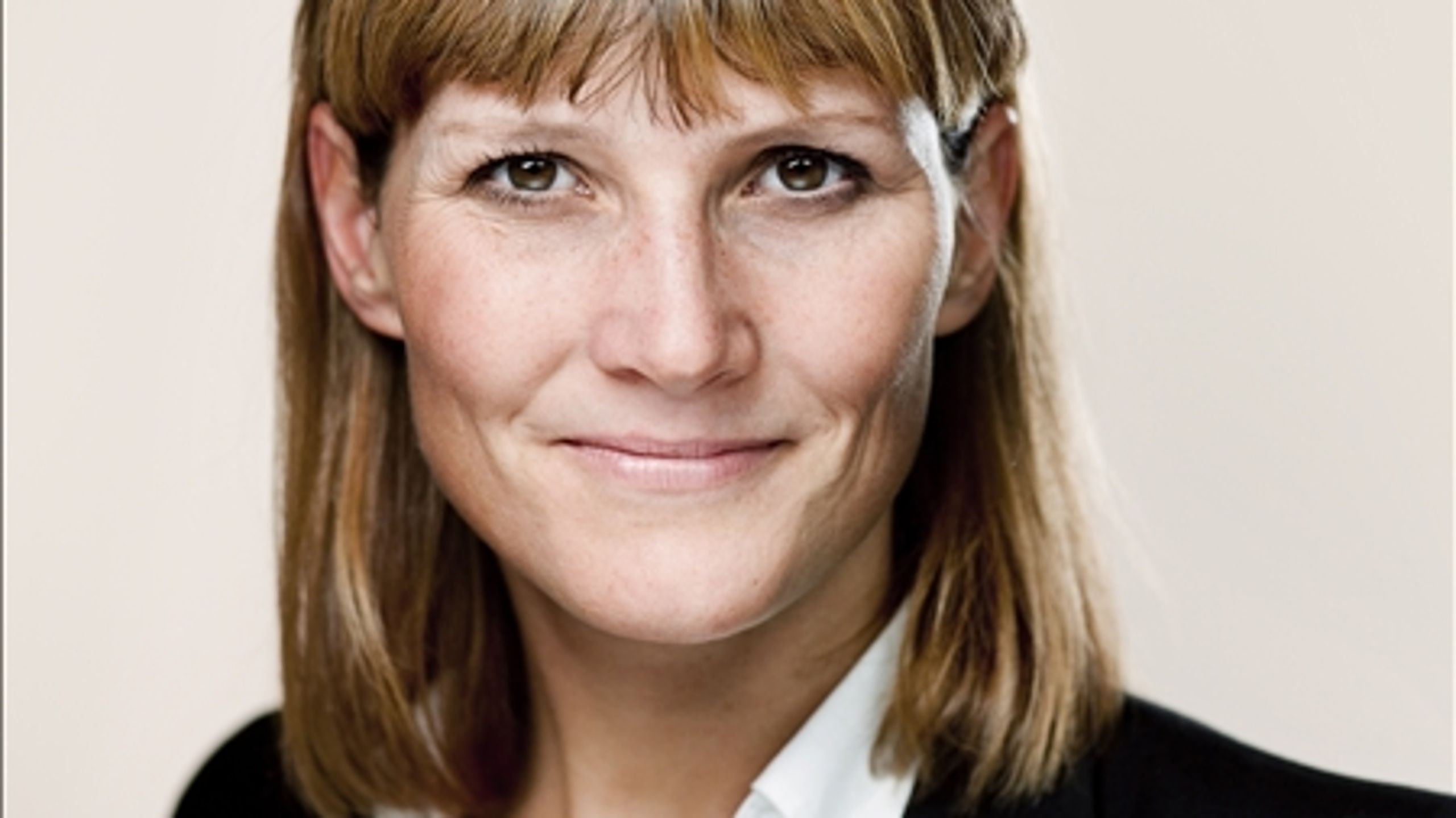 Regeringen skal droppe sin plan om ubegrænsede sygedagpenge, hvis der skal landes en aftale om førtidspension og fleksjob, lyder kravet fra de Konservatives politiske ordfører Benedikte Kiær.