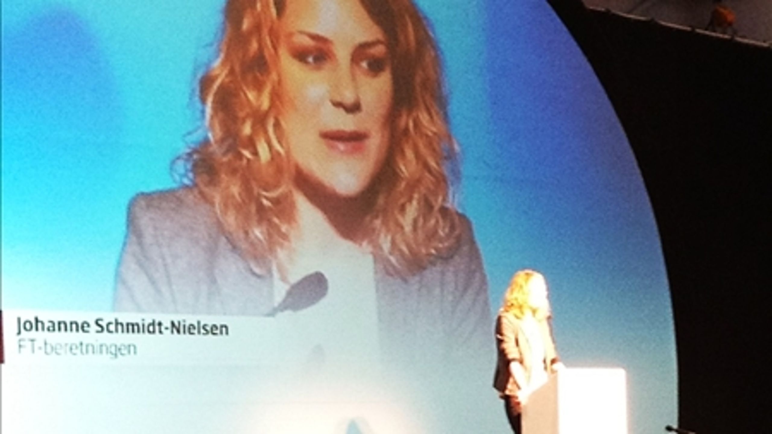 Politisk ordfører Johanne Schmidt-Nielsen på talerstolen ved Enhedslisten årsmøde fredag den 4. maj.