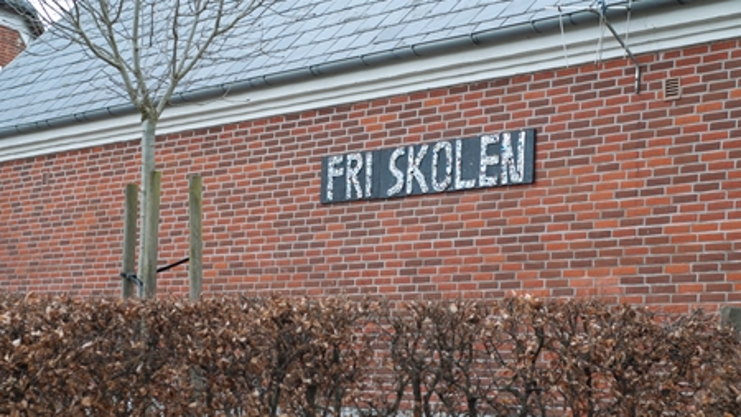 Nye tal fra Danmarks Statistik viser, at friskoleelever klarer sig bedre igennem uddannelsessystemet end unge fra folkeskolen.