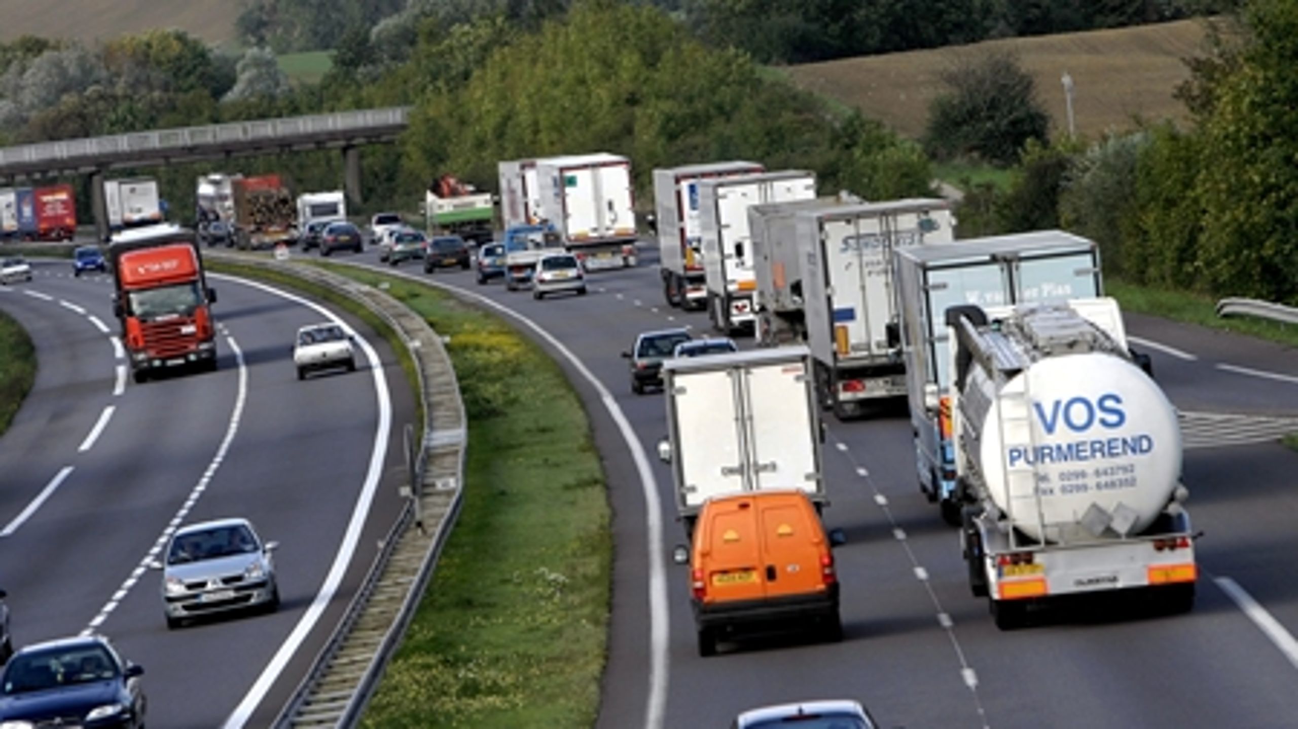 Dansk Folkeparti, DTL og 3F vil have transportministeren til at udfordre EU her og nu.