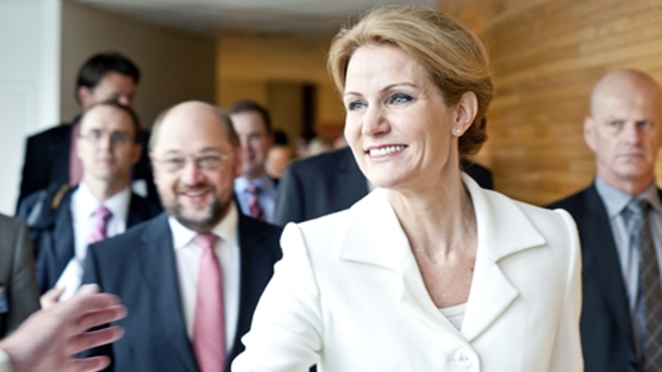 "Vi skal have vores rabat, og hvis vi ikke får vores rabat, så må vi nedlægge veto. Det er meget, meget enkelt," sagde Helle Thorning-Schmidt på et Europaudvalgsmøde.