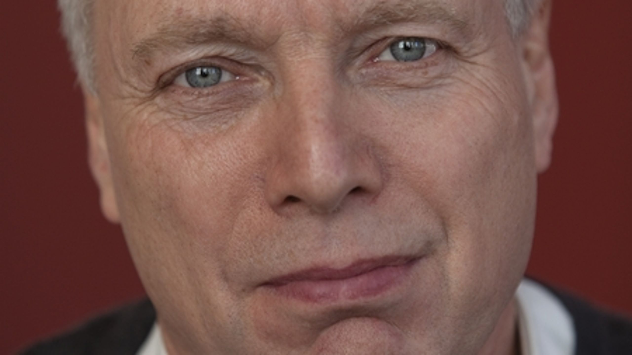 Regeringstoppens konklusion har været, at man lige så godt kunne slippe af med Elbæk nu - frem for at trække pinen yderligere ud, vurderer Erik Holstein. 