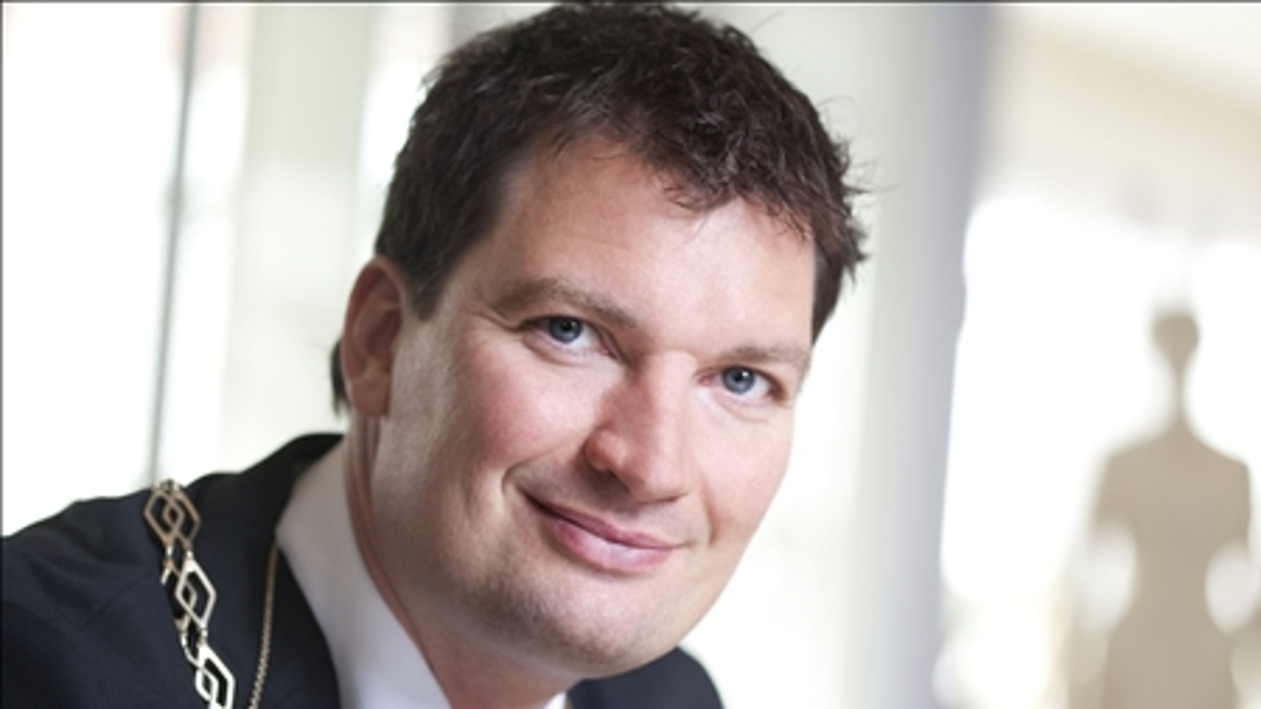 Borgmester i Vallensbæk Kommune, Henrik Rasmussen (billedet), har blandt andet selv bedt om dyrere løsninger til et Esco-projekt udenom kommunalbestyrelsen, lyder en ny anklage.