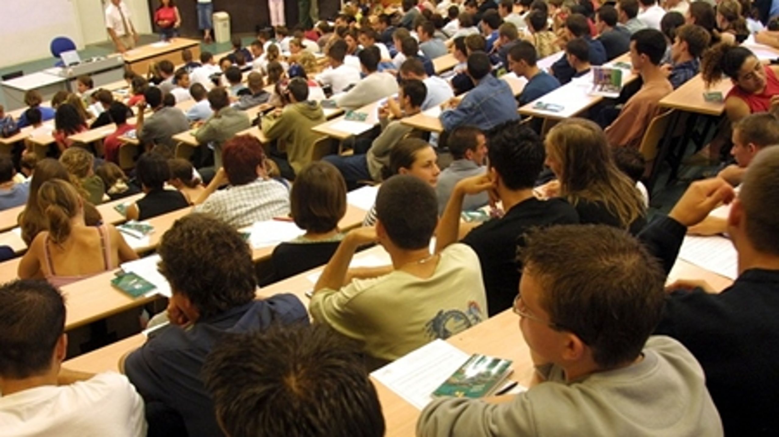 Ungdomspartierne rekrutterer i stor stil fra universiteterne. Blandt de ledende ungdomspolitikere er tre ud af fire i gang med en lang videregående uddannelse.