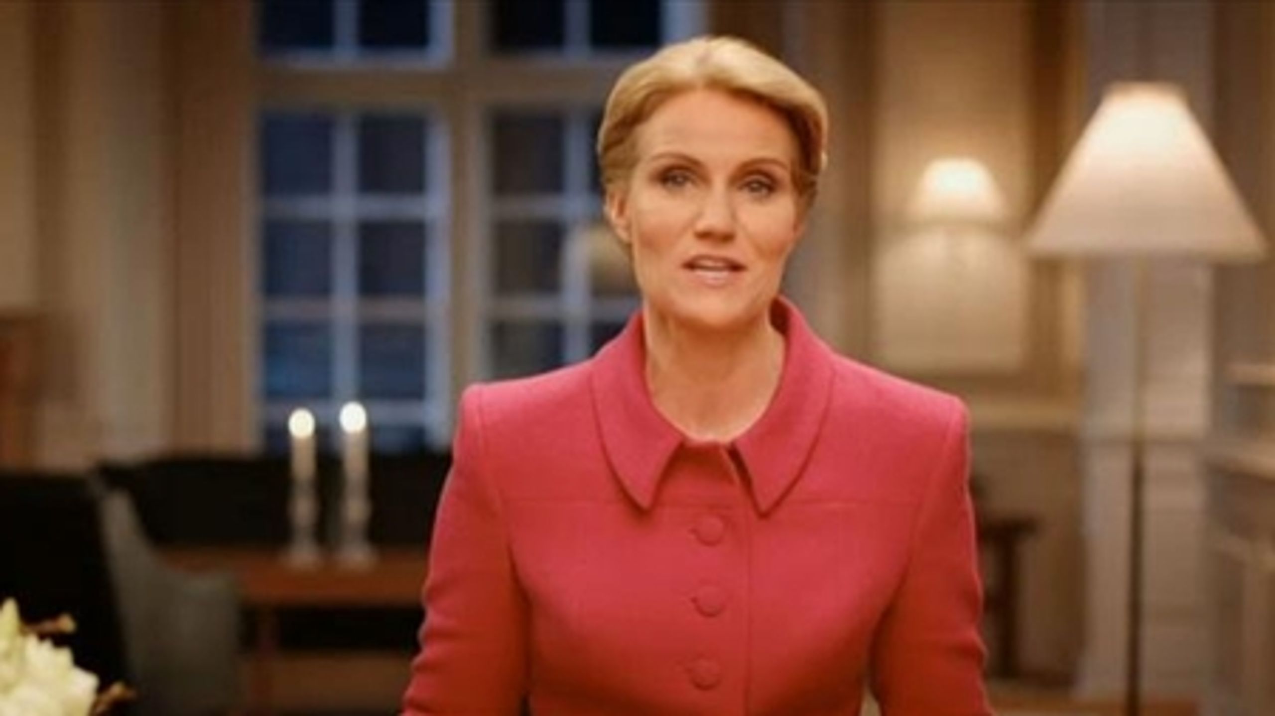 Statsministeren afviser at genindføre boligjobordningen som en del af jobpakken. Samtidig undsiger Thorning SF's formand om NOx-afgiften.