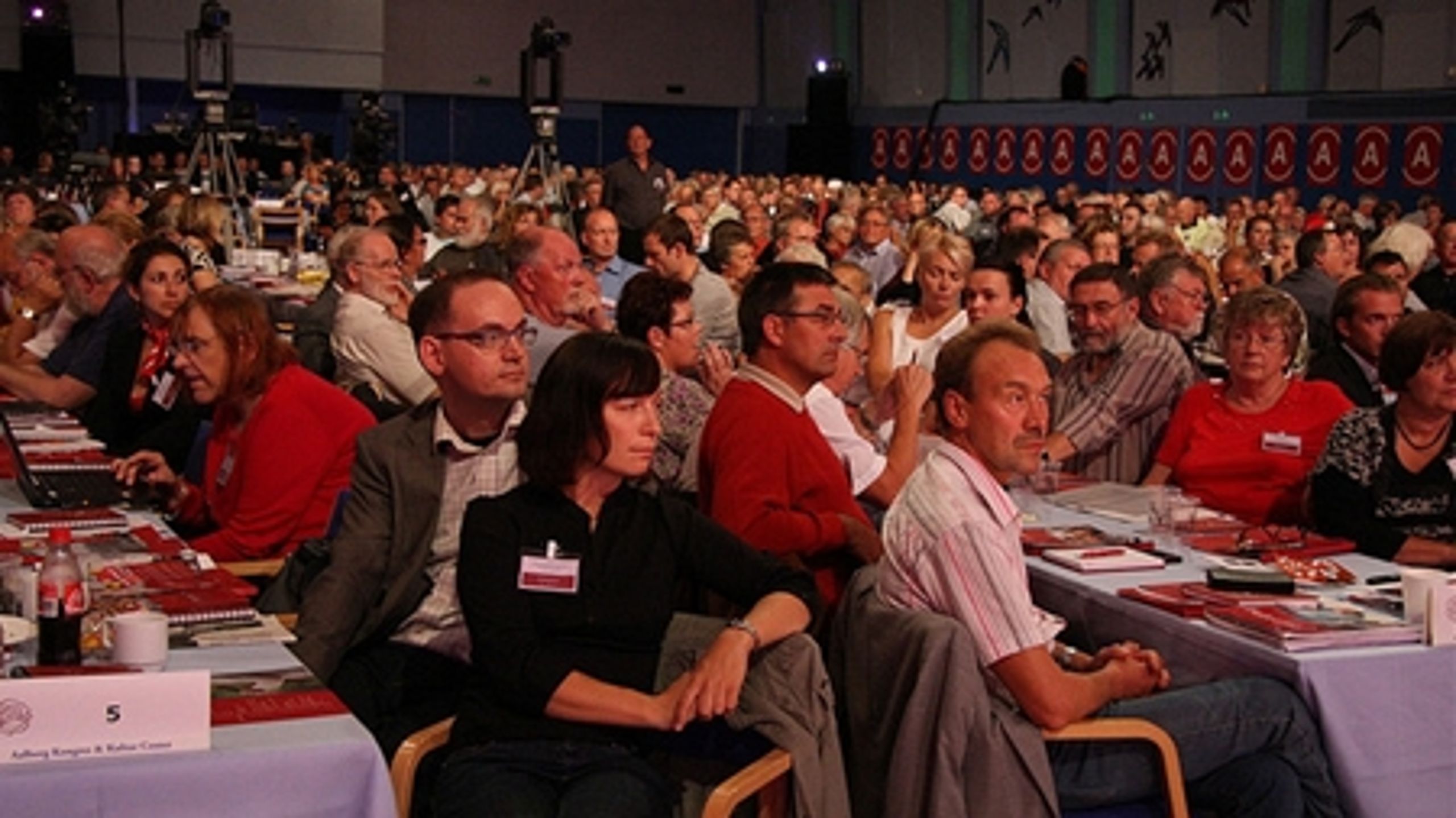 Alderssammensætningen hos Socialdemokratiets vælgere bliver mere og mere skæv. Kun 14 pct. af vælgerne under 45 år vil stemme på S. 