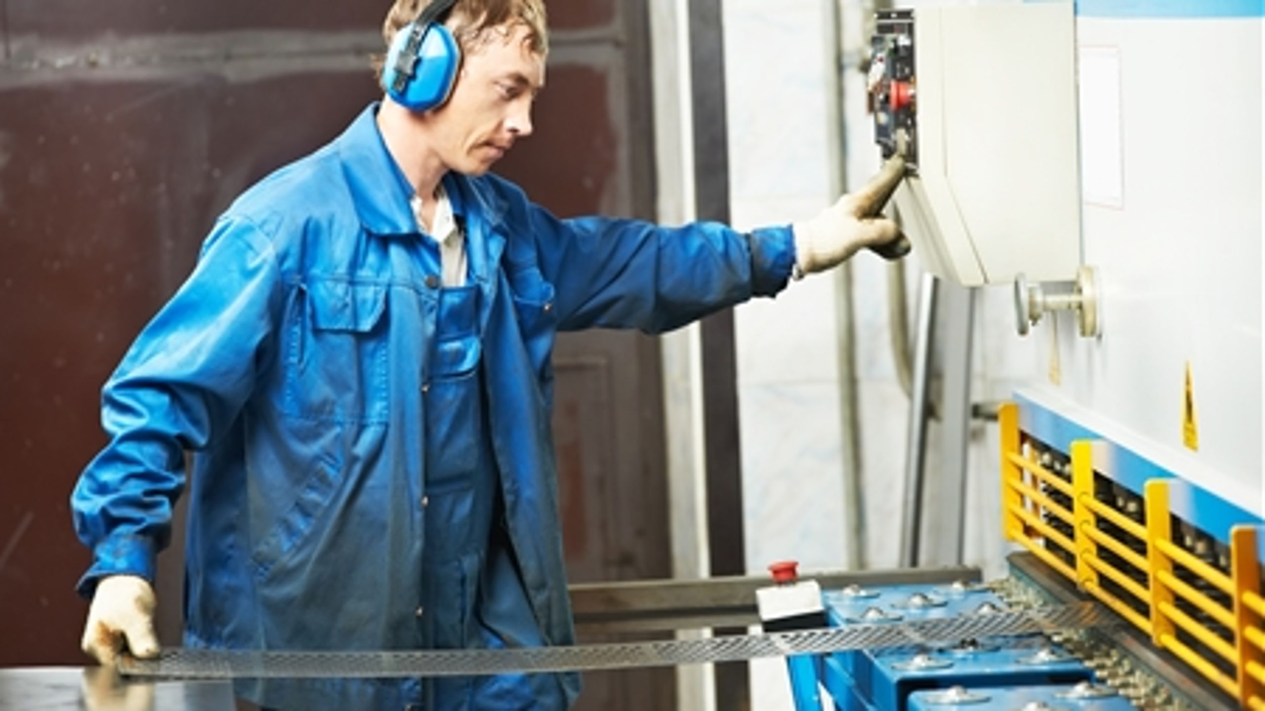 Der er uenighed om, hvilken vej regeringen bør gå for at skabe ny vækst og flere job.