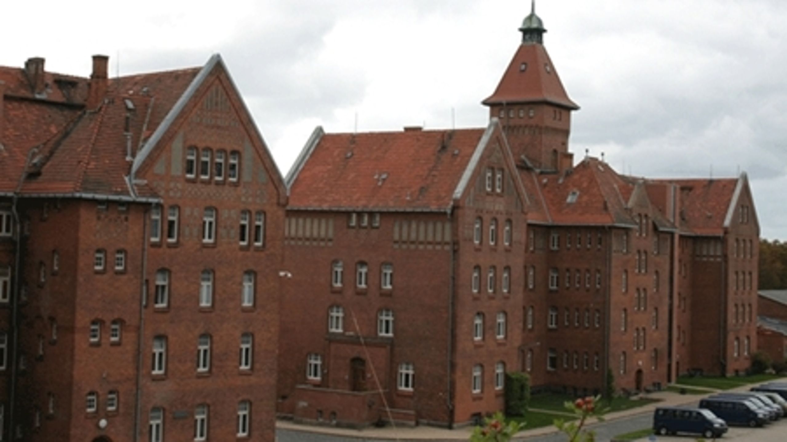 Både borgmesteren og jobcenterchefen i Sønderborg kalder lukningen af byens kaserne for en katastrofe.