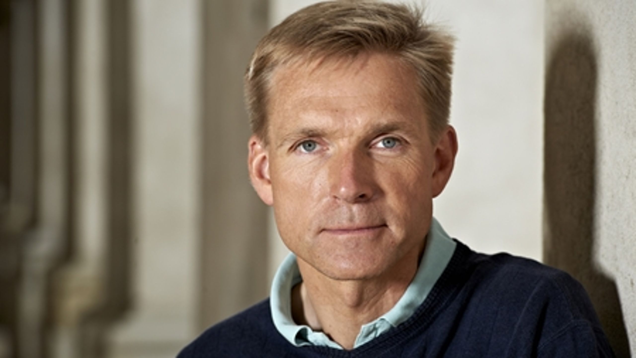 Trods en mindre tilbagegang for partiet i april, så er DF nu for første gang større end S i meningsmålingerne.