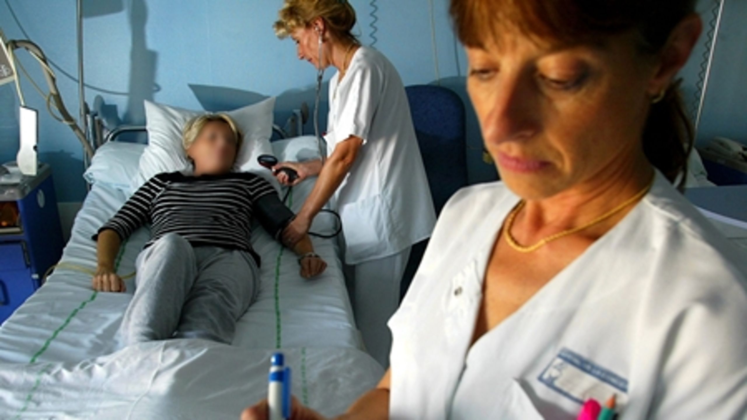 Hvis danskerne i stadig højere grad skal holdes ude af sygehusene, så må regeringen også investere mere i de kommunale sundhedstilbud, argumenterer man fra KL’s side.