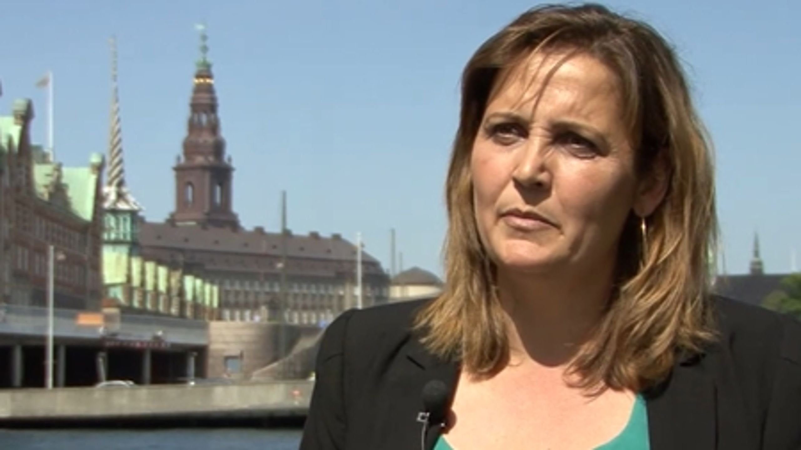 Pia Olsen Dyhr (SF) indtræder i regeringens koordinationsudvalg, hvor regeringstoppen koordinerer regeringens arbejde. Hun erstatter skatteminister Holger K. Nielsen i udvalget. 