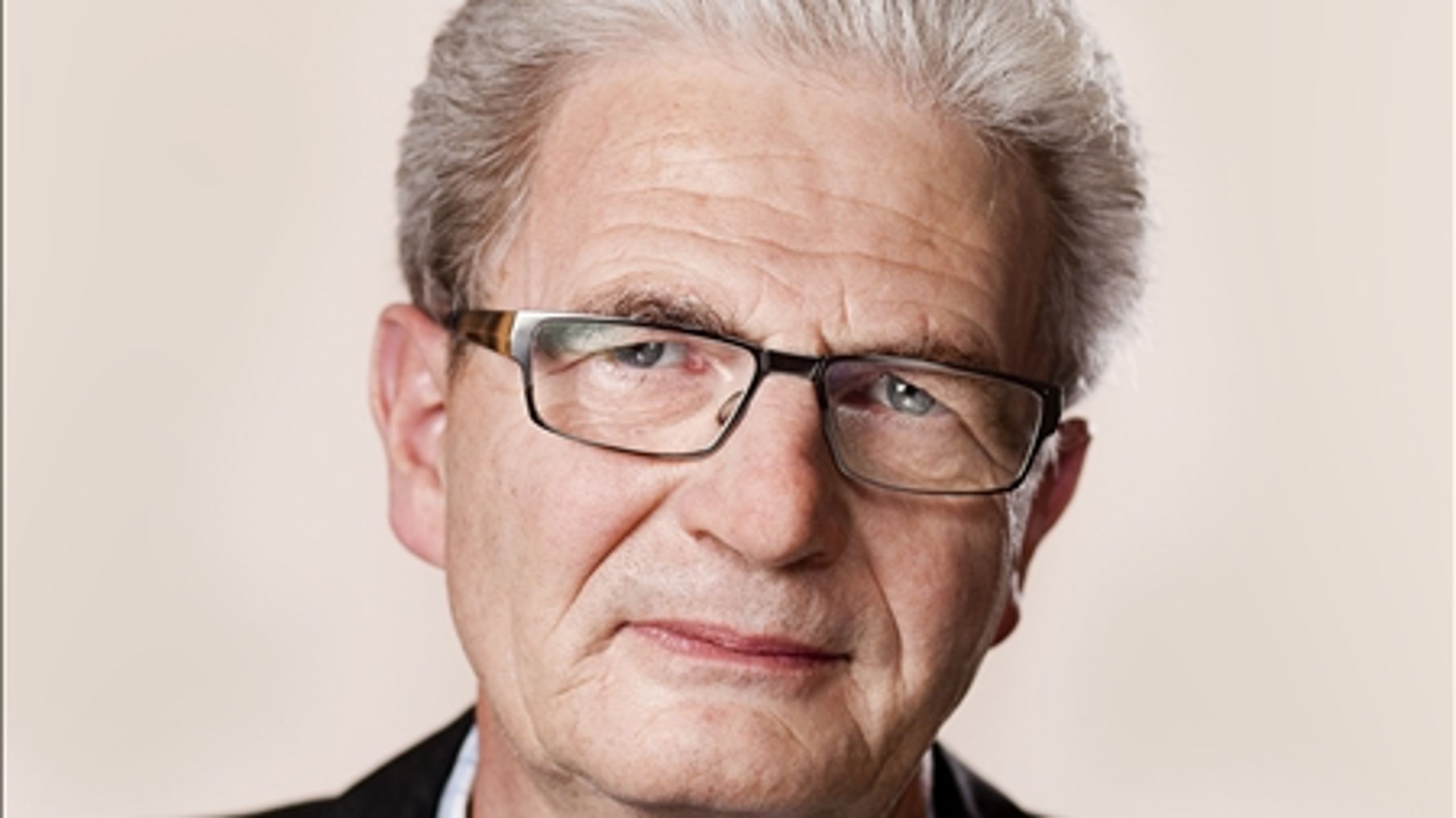 Skatteminister Holger K. Nielsen (SF) kæmpede hårdt for at fastholde regeringsgrundlagets målsætning om øremærket barsel til mænd. Men hans spindoktor kom til at blotte sig og må nu fratræde. 