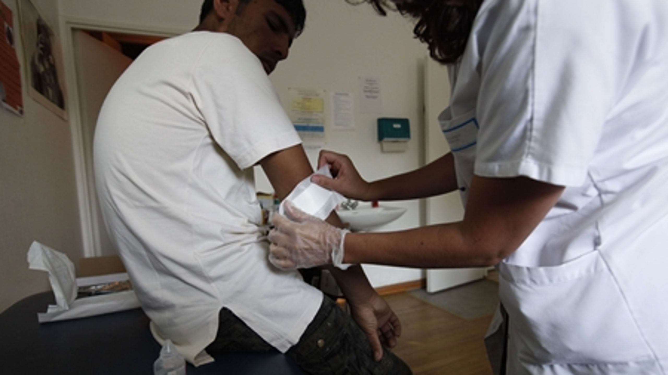 Regeringen forventer at kunne spare ca. 40 mio. kr. på asylområdet i 2014. Pengene kommer blandt andet fra sundhedsområdet.