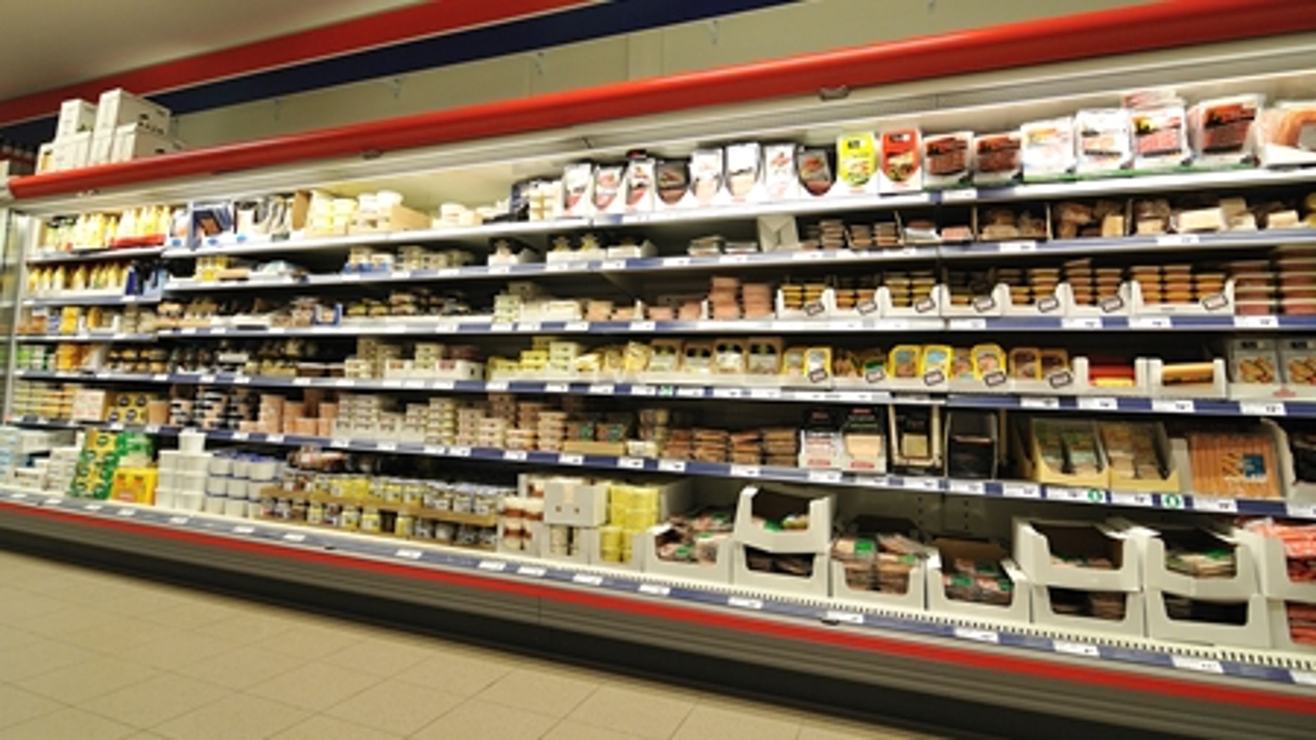 46 procent af danskerne tror ikke, det er ufarligt at spise fødevarer, der har overskredet datoen for "mindst holdbar til".