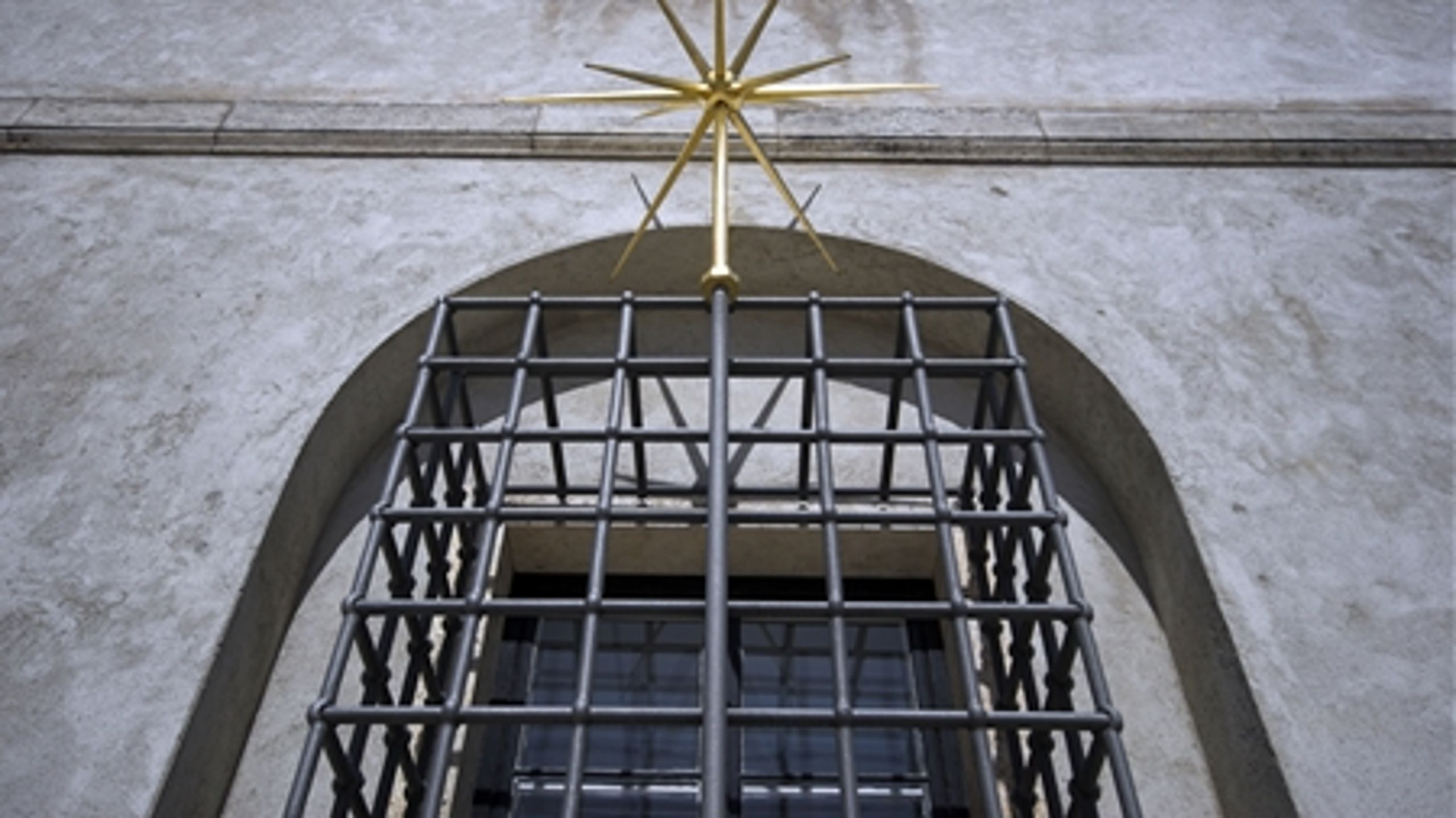 BAG TREMMER: Et stort flertal i Folketinget stod bag den lovændring, der skulle sende voldsforbrydere længere tid i fængsel. Men domstolene har kun i meget begrænset omfang fulgt de folkevalgtes ønsker.