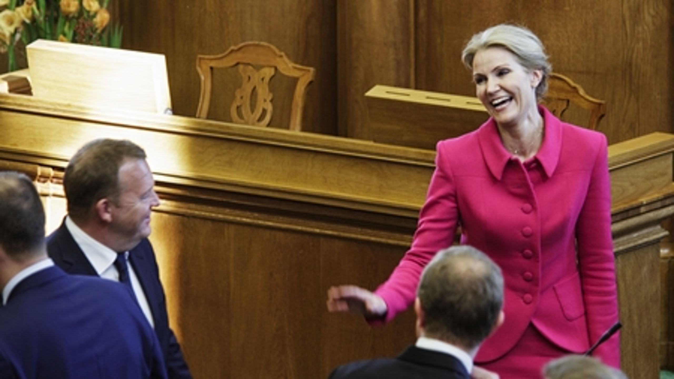 Trods højt humør daler Løkkes personlige opbakning, uden at Thornings stiger. Flere vælgere foretrækker nu andre alternativer. 