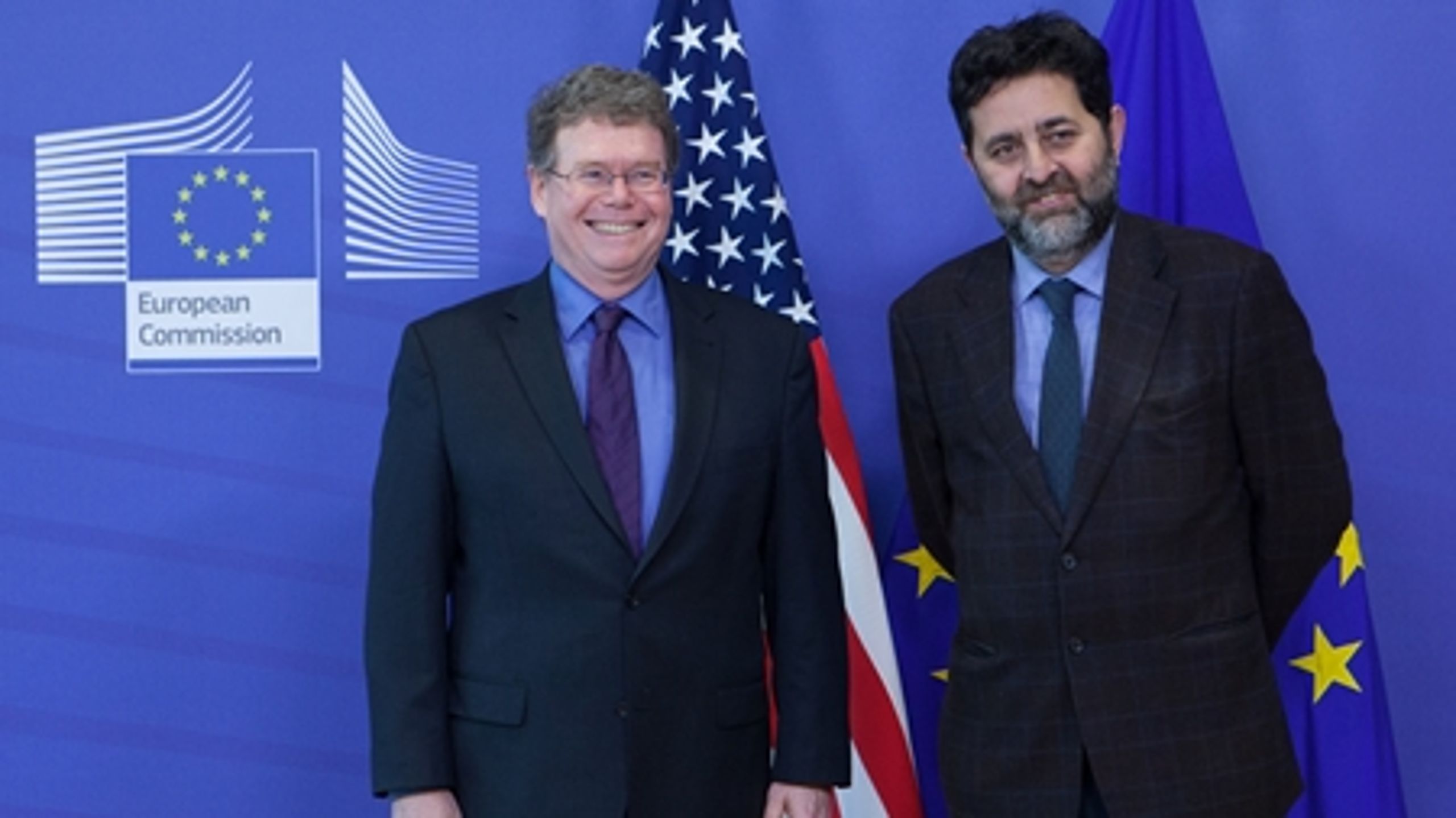 Anden runde af frihandelsdiskussioner mellem EU og USA blev skudt i gang mandag mellem USAs chefforhandler, Dan Mullaney (t.v.), og EUs chefforhandler, Ignacio Garcia Bercero (t.h.).