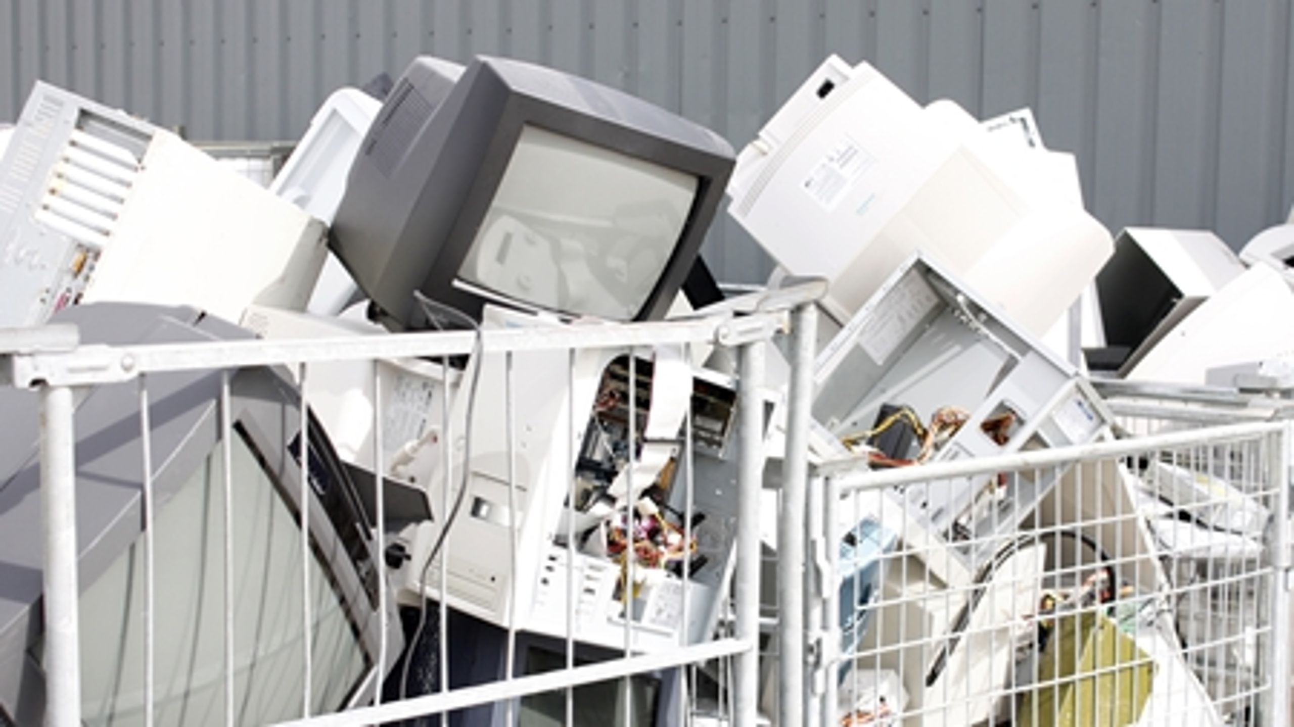 Der er behov for en kortlægning af affaldsstrømmene på WEEE-området, mener Dansk Erhverv og Dansk Industri.