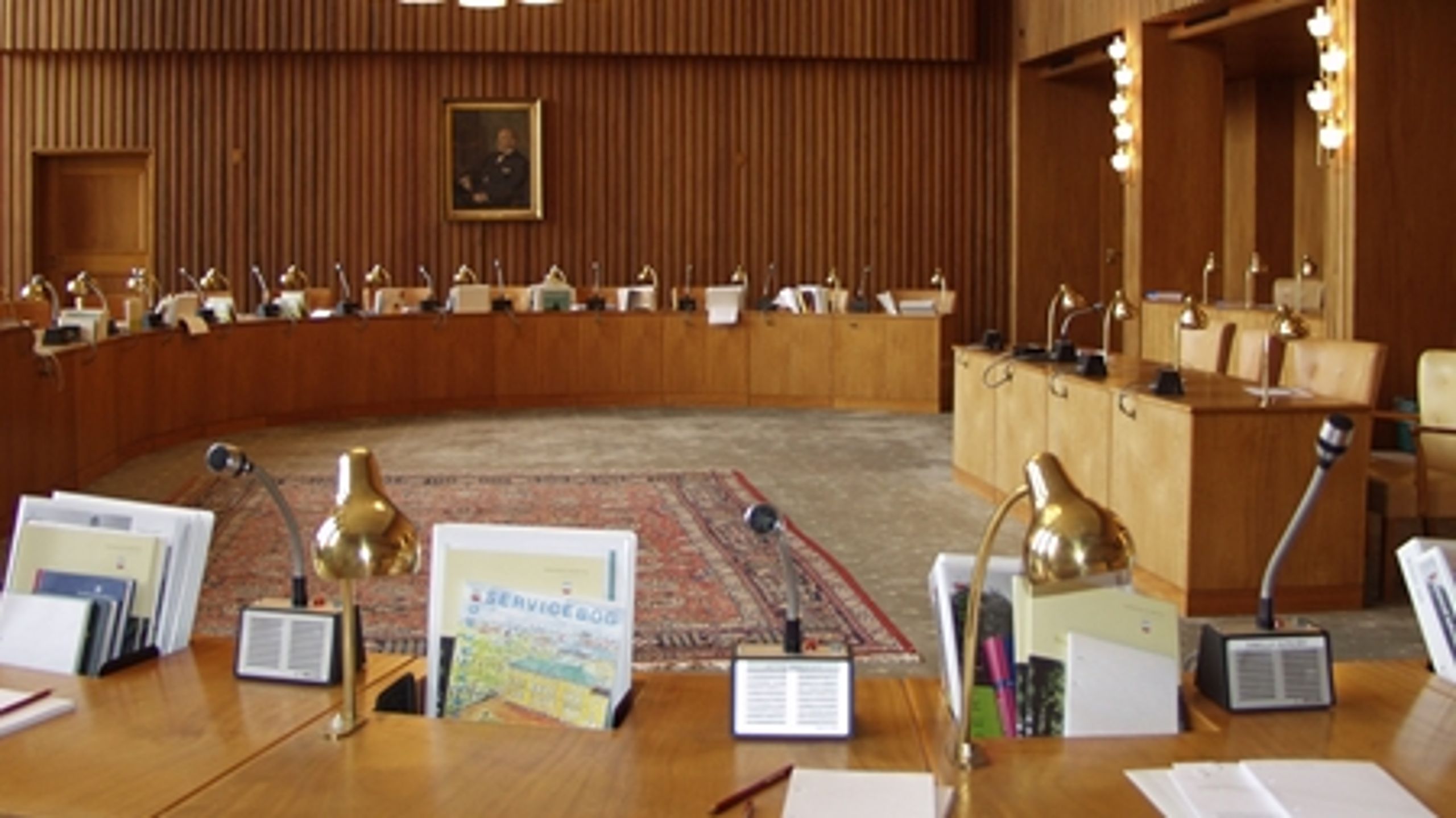 Den nye lov trækker spor helt tilbage til Farum-skandalen i 2002, der endte med, at tidligere V-borgmester Peter Brixtofte blev idømt fire års fængsel for mandatsvig.