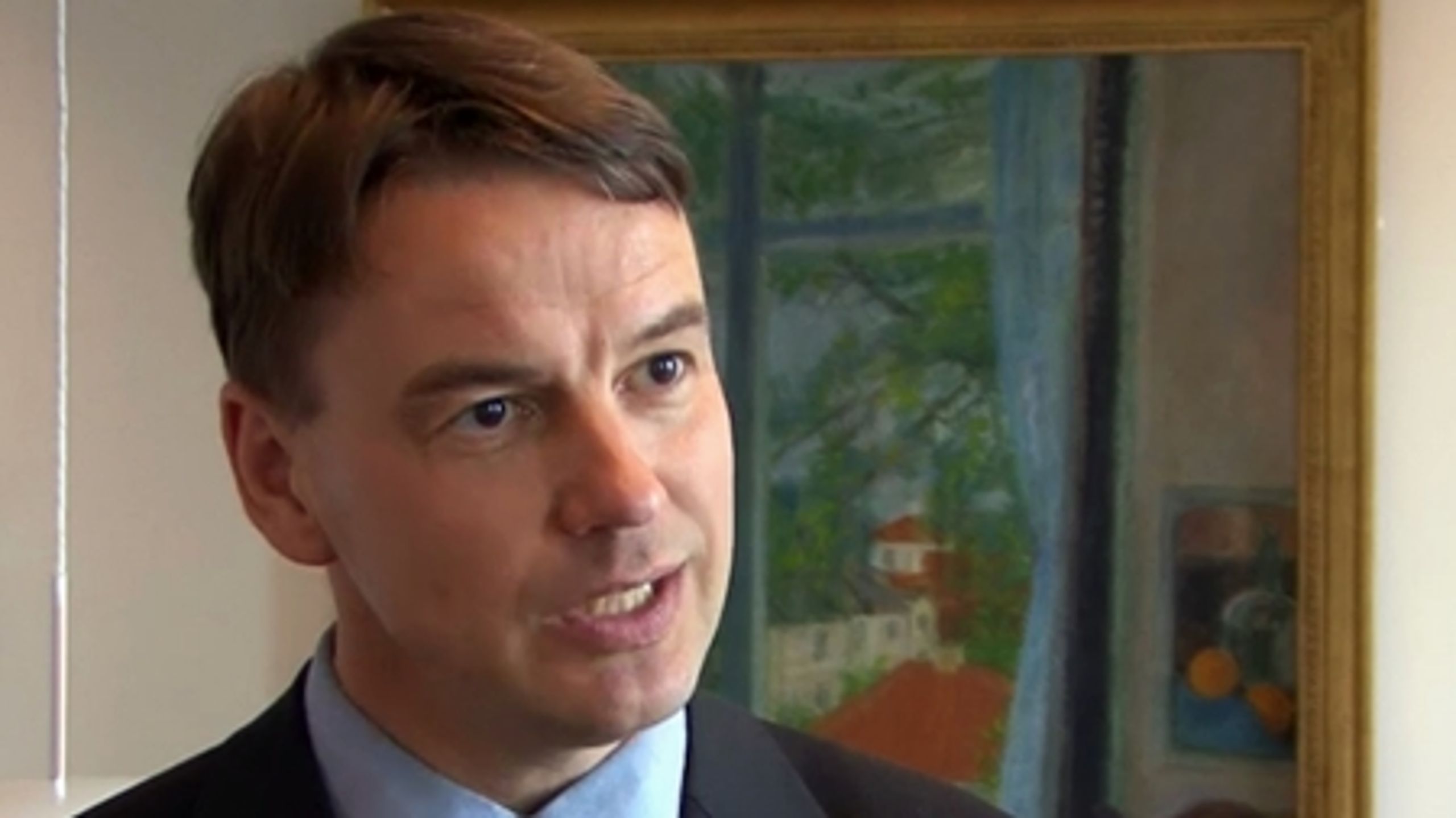 Tre embedsmænd fra Udenrigsministeriet skal i tjenstligt forhør om forløbet, der førte til, at Christian Friis Bach videregav forkerte oplysninger til Folketinget.