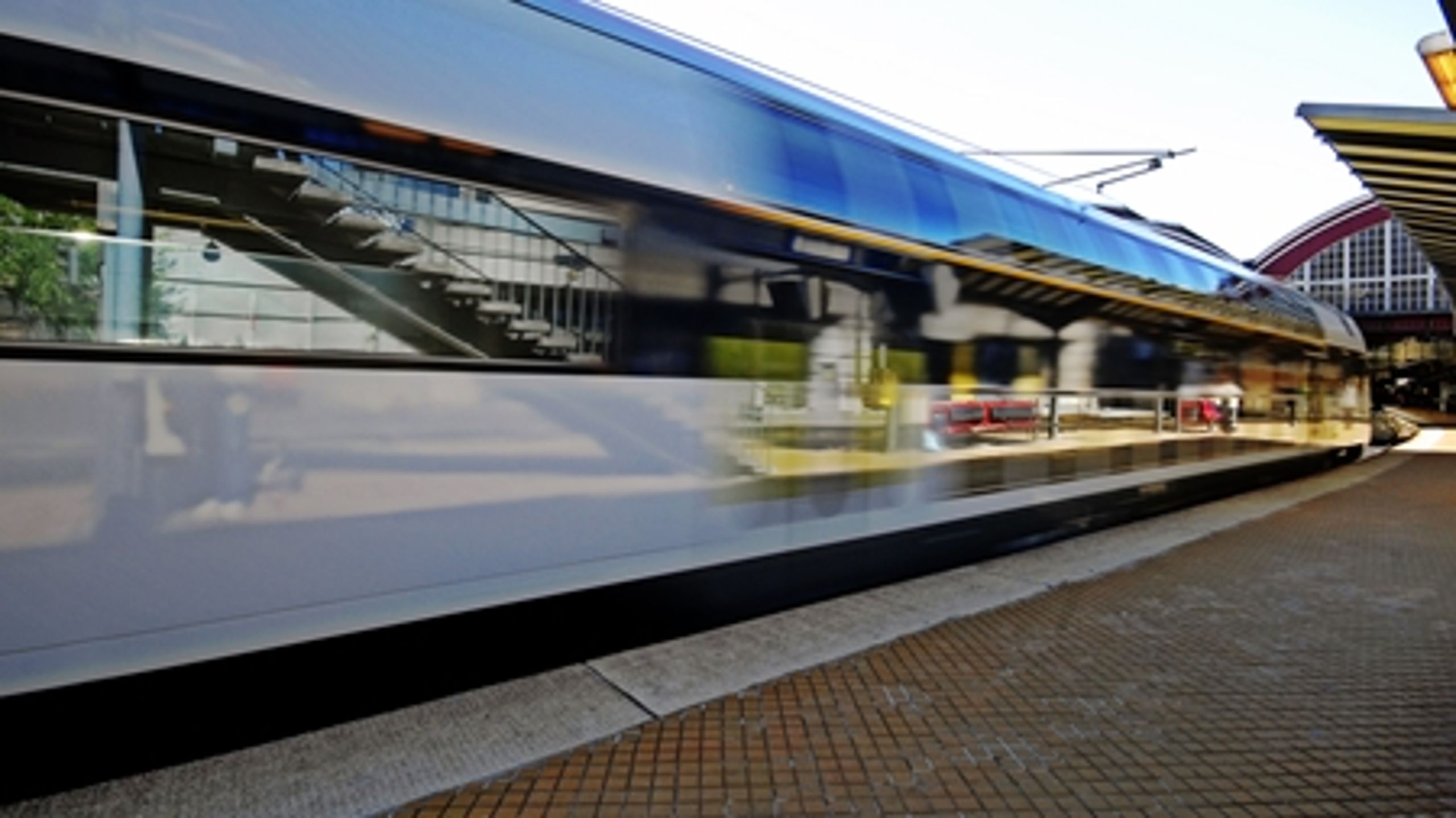 Regeringens togfond har stort set ingen betydning for en eventuel Kattegatforbindelse, lyder ny beregning.